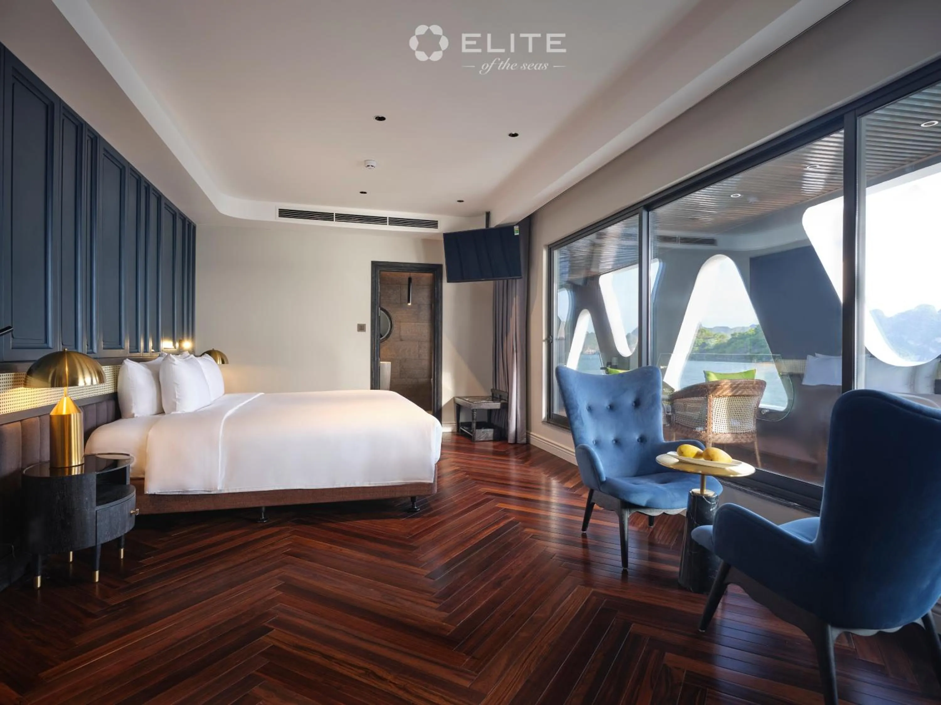 Bedroom, Bed in Elite of the Seas
