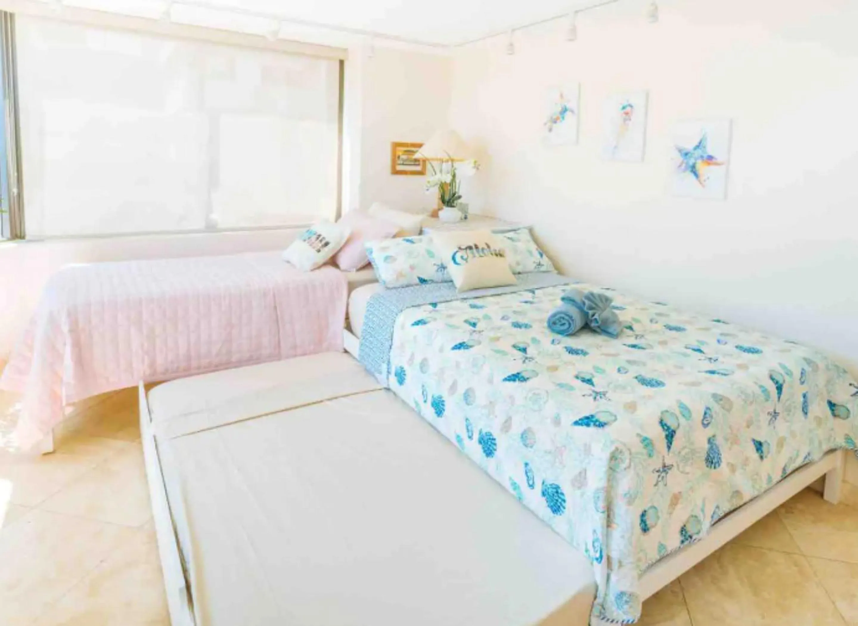 Bed in Vacation Apartments in Honolulu Hawaii