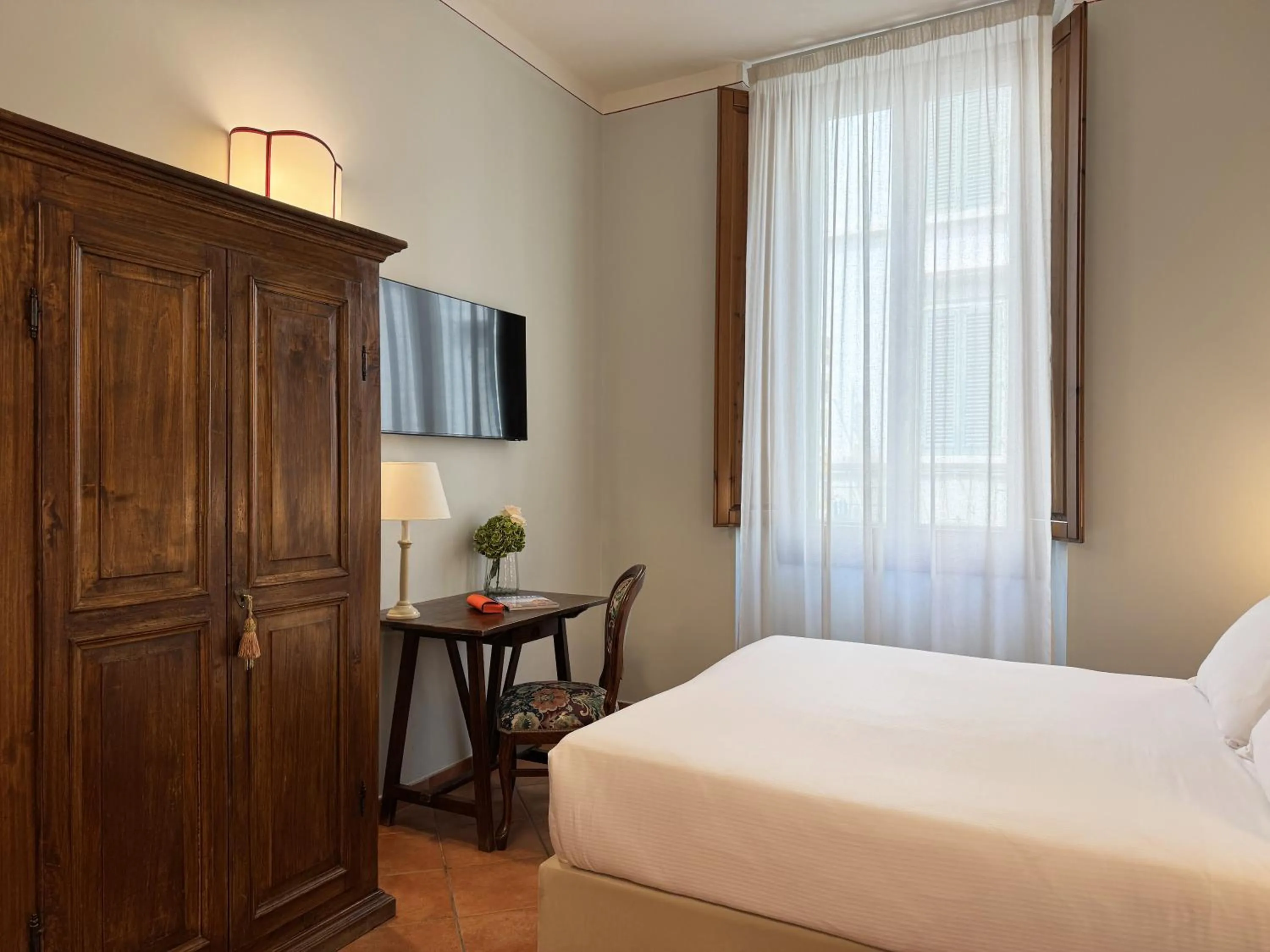 Bed in Hotel Galileo