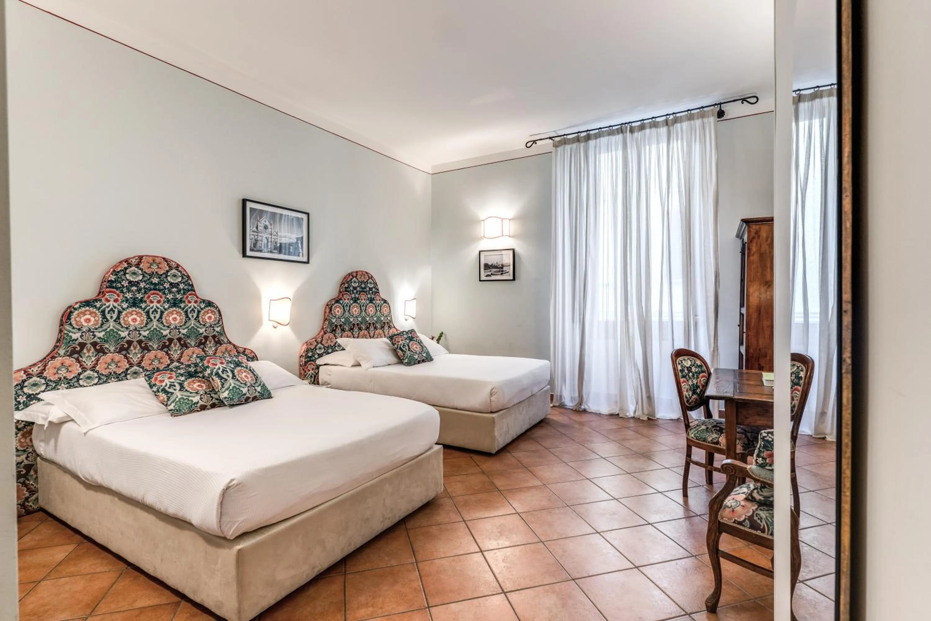 Bed in Hotel Galileo