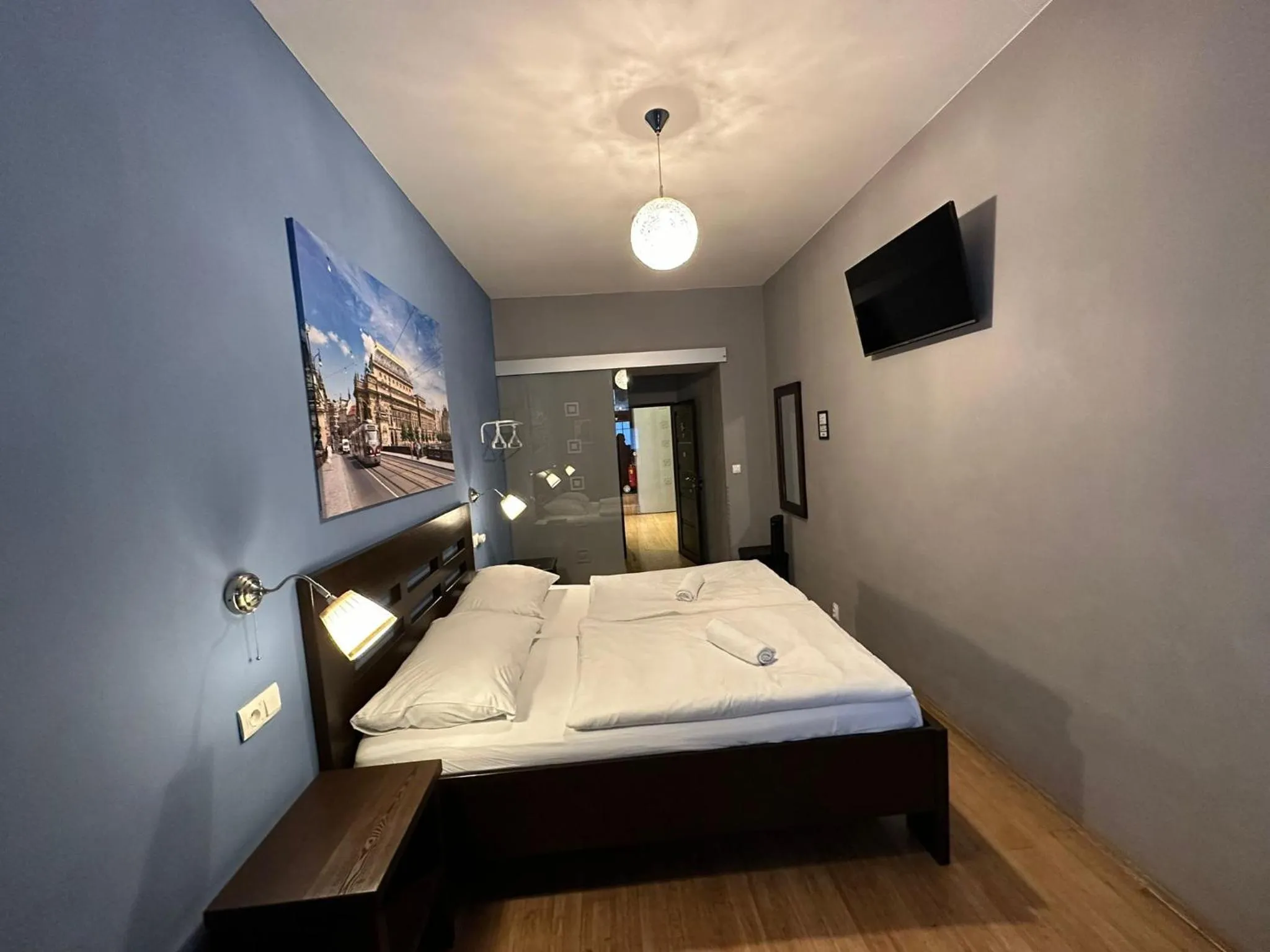 Bedroom, Bed in Central Studios