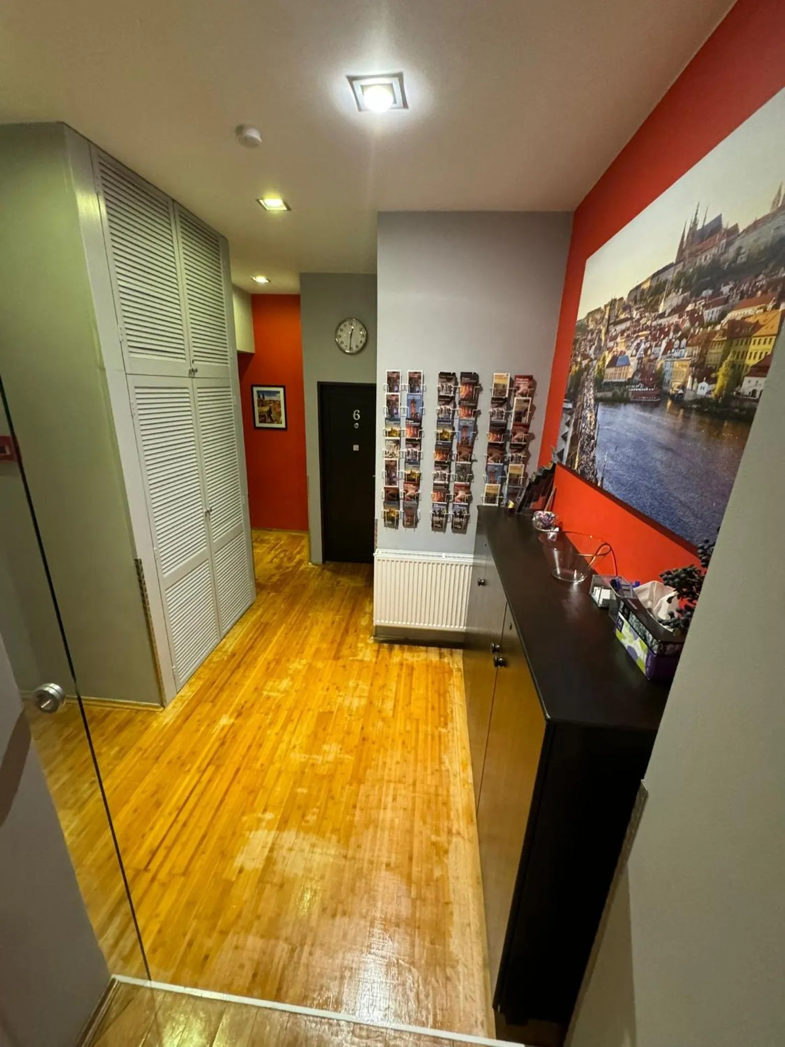 Facade/entrance in Central Studios