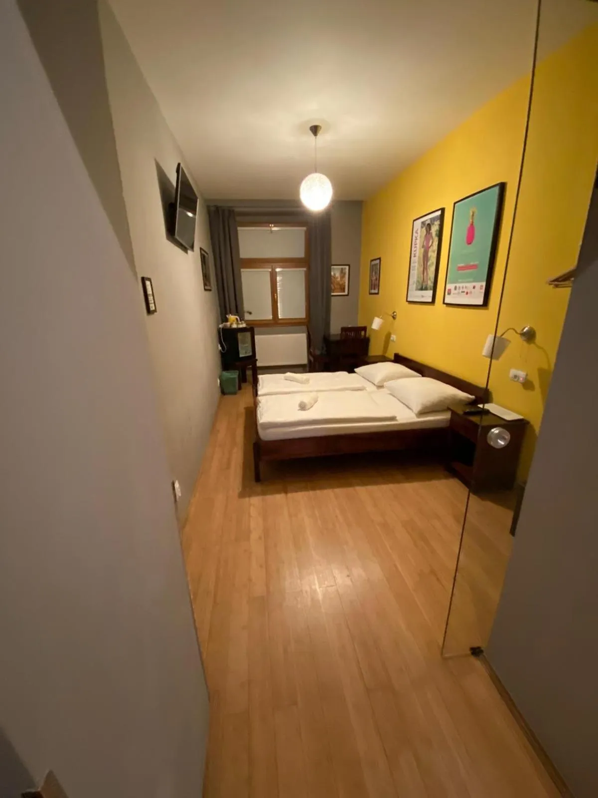 Bedroom, Bed in Central Studios