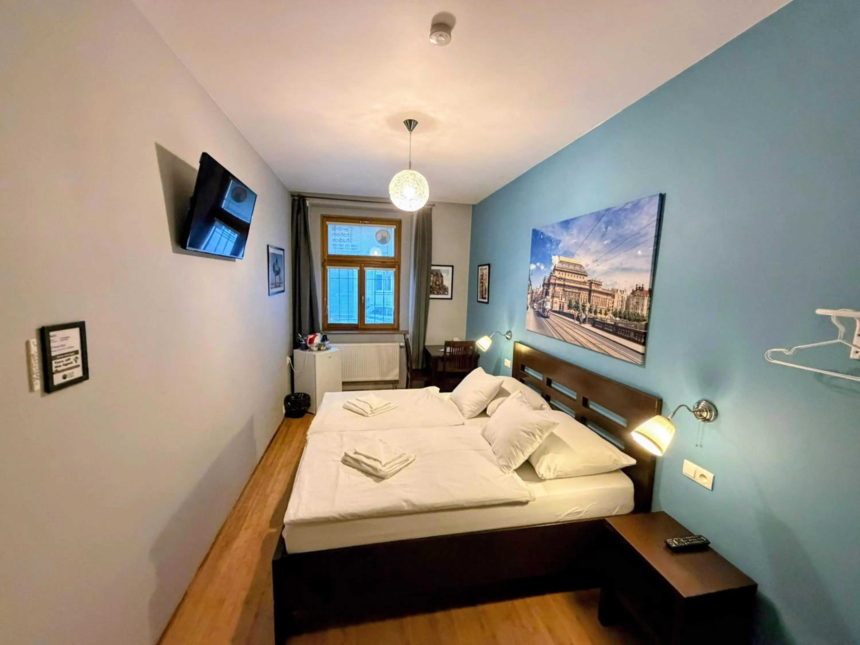 Bedroom, Bed in Central Studios