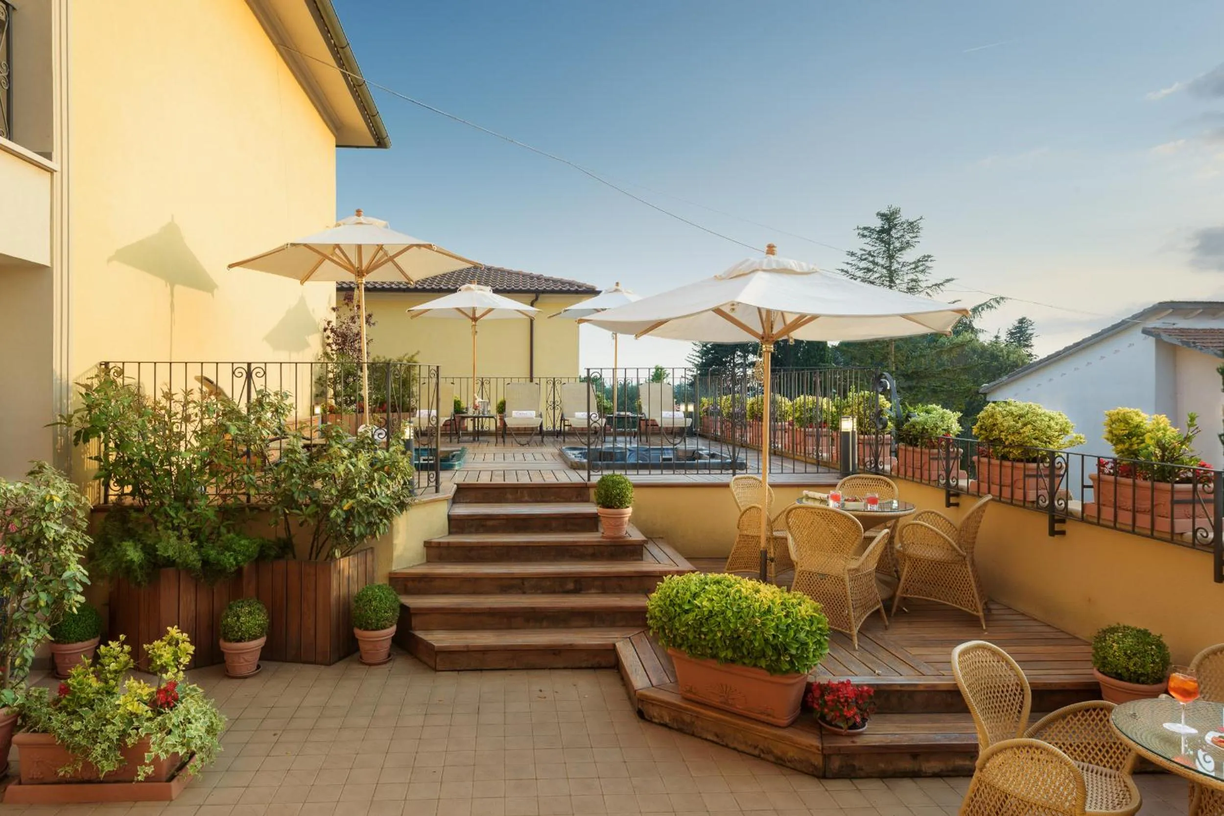 Hot Tub in Hotel Corsignano