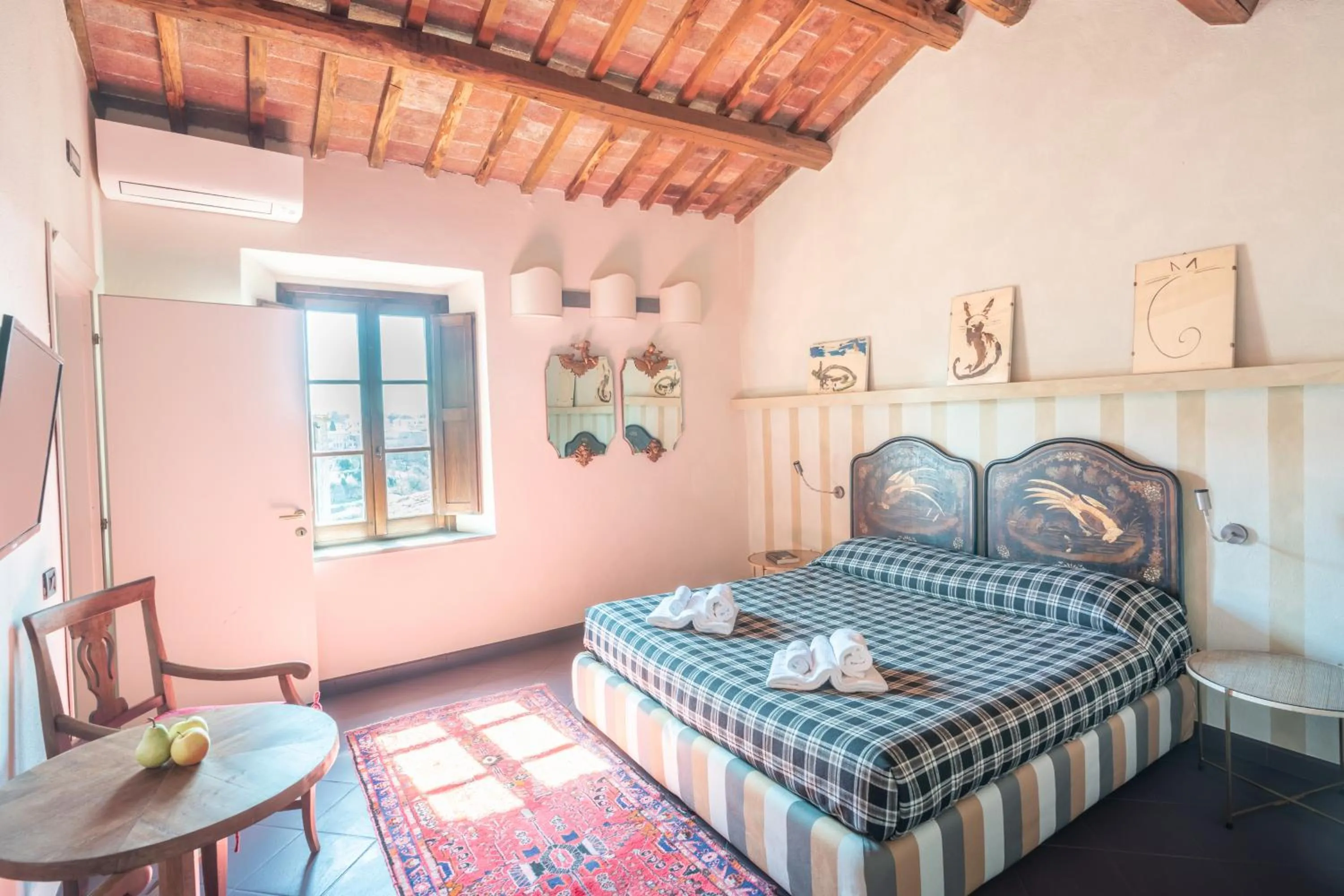 View (from property/room), Bed in Hotel Della Fortezza