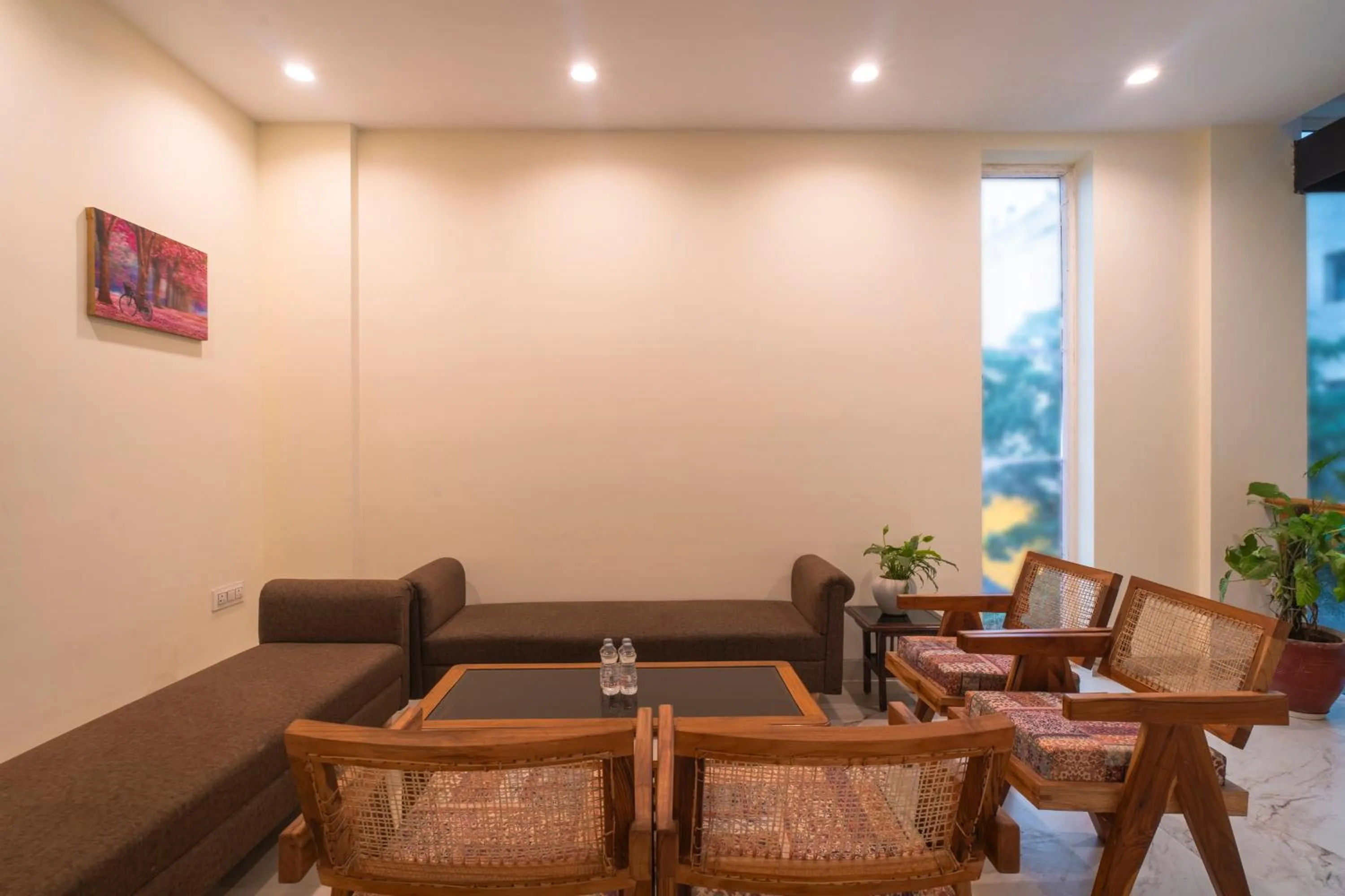 Seating area in Treebo The Mountain Deer Valley Near PGI