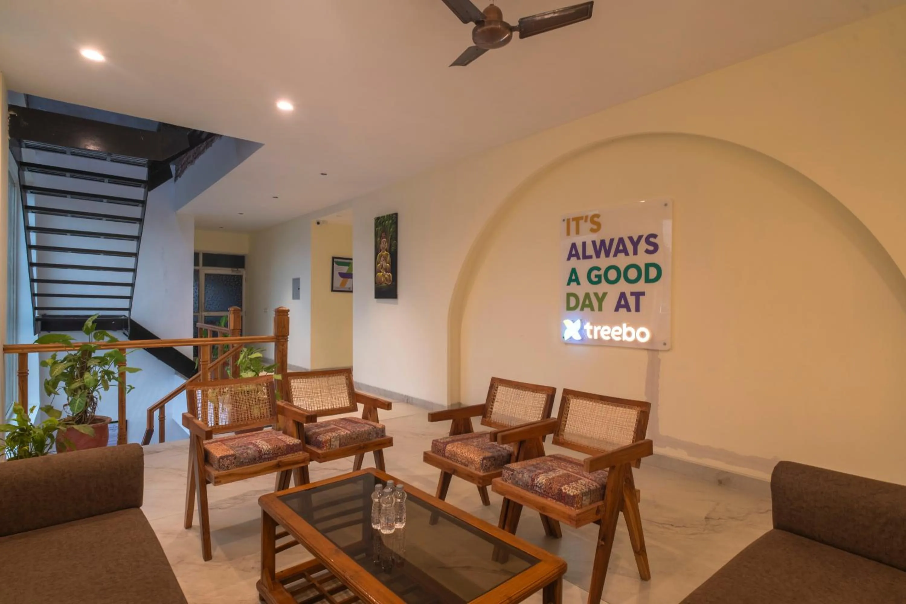 Seating area in Treebo The Mountain Deer Valley Near PGI