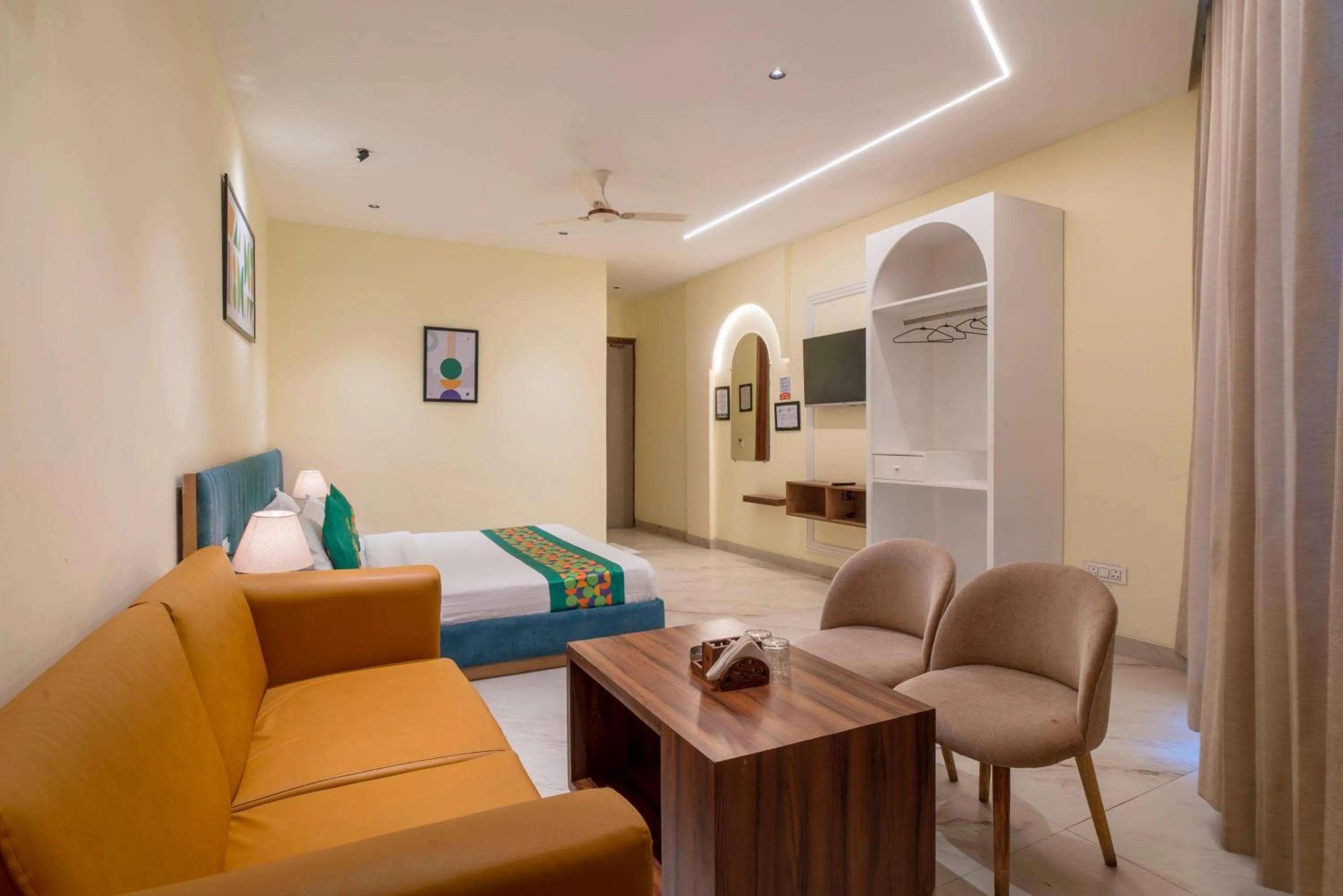 Bedroom in Treebo The Mountain Deer Valley Near PGI