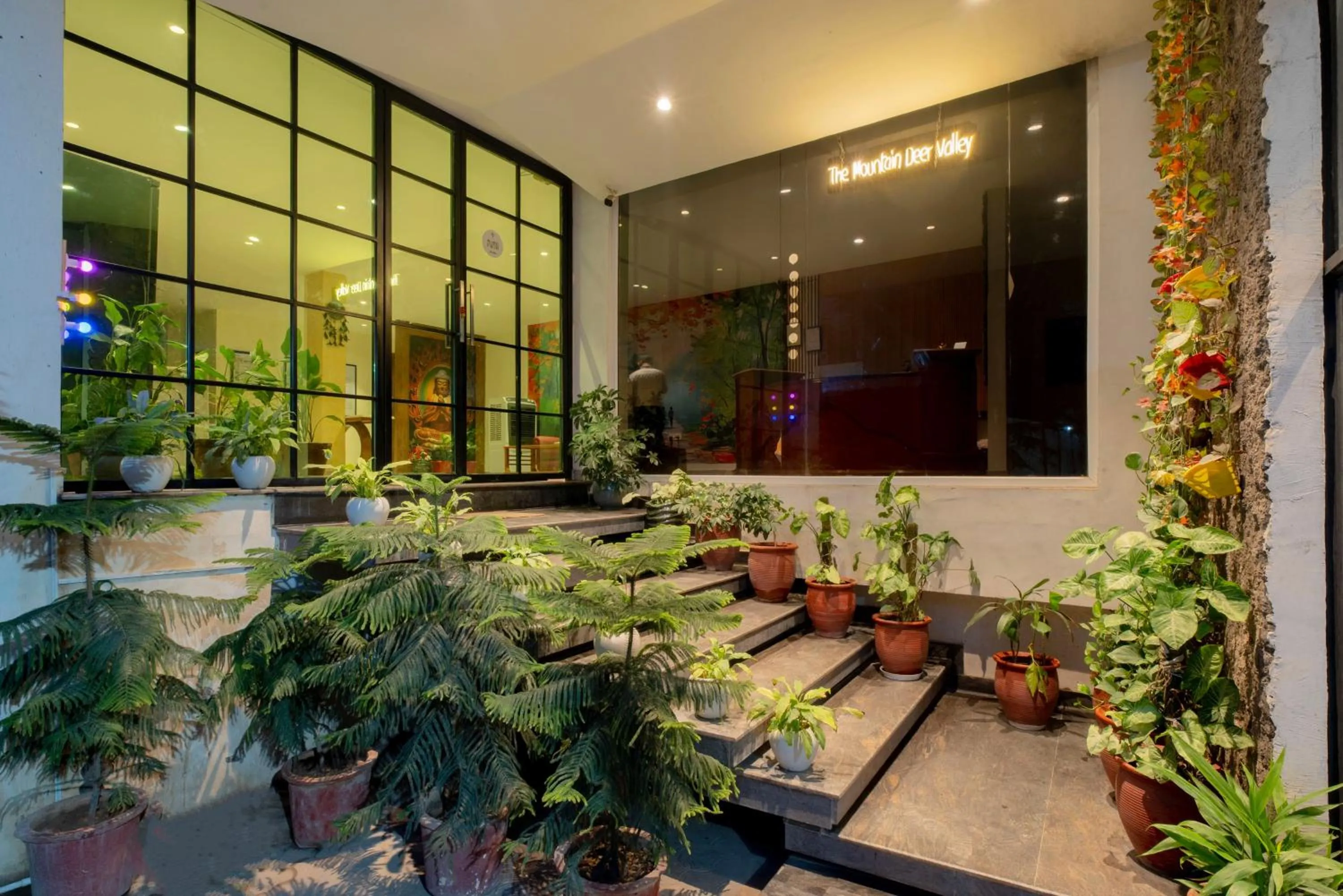 Facade/entrance in Treebo The Mountain Deer Valley Near PGI