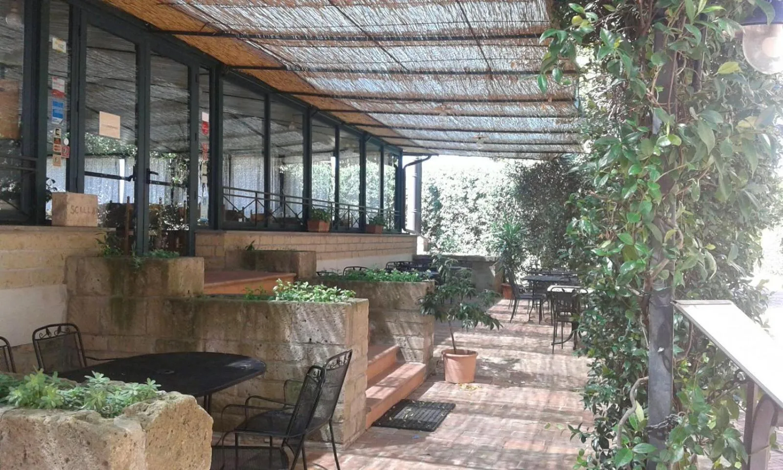 Patio in Hotel Scilla