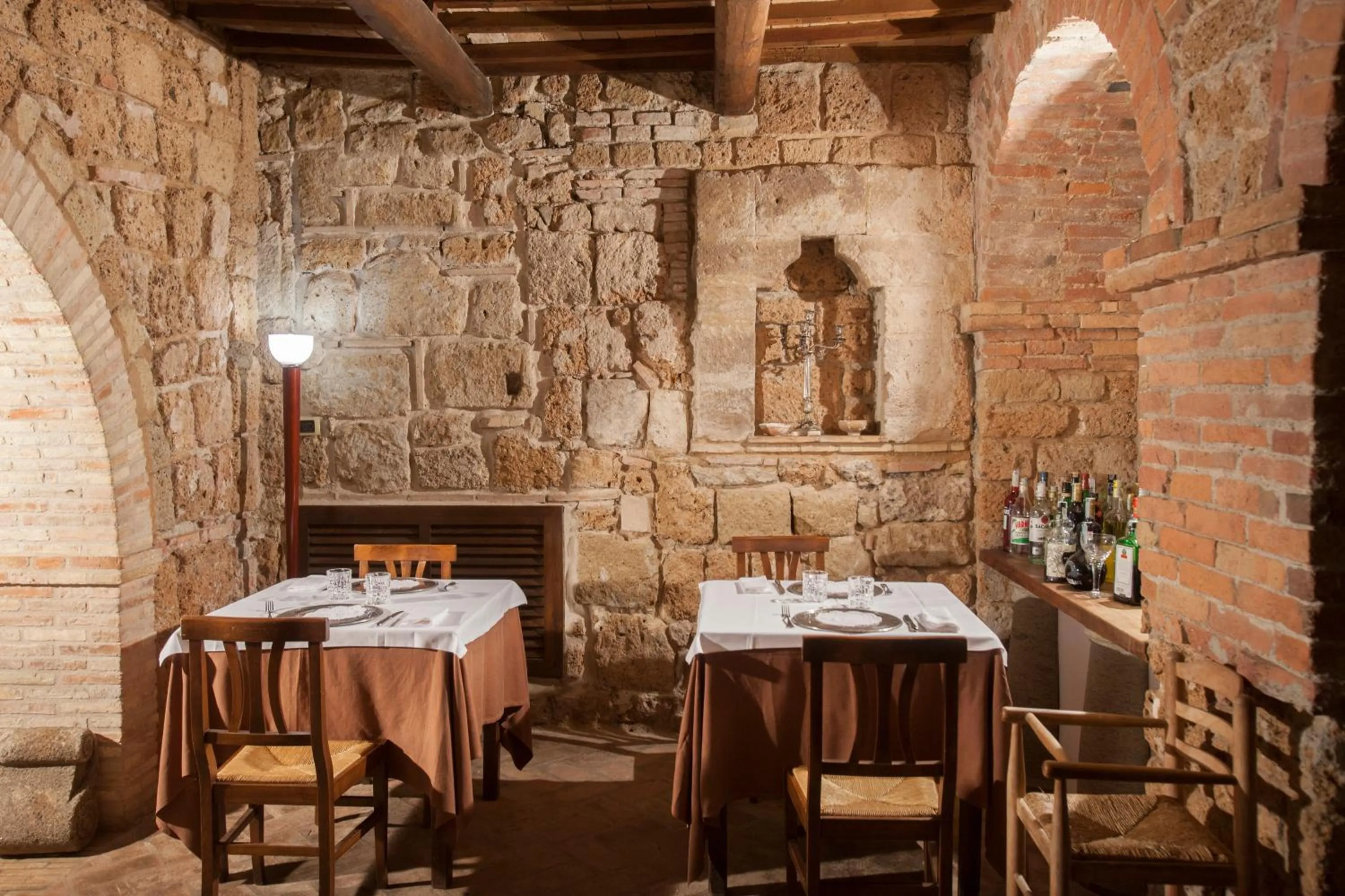 Restaurant/places to eat in Sovana Hotel & Resort