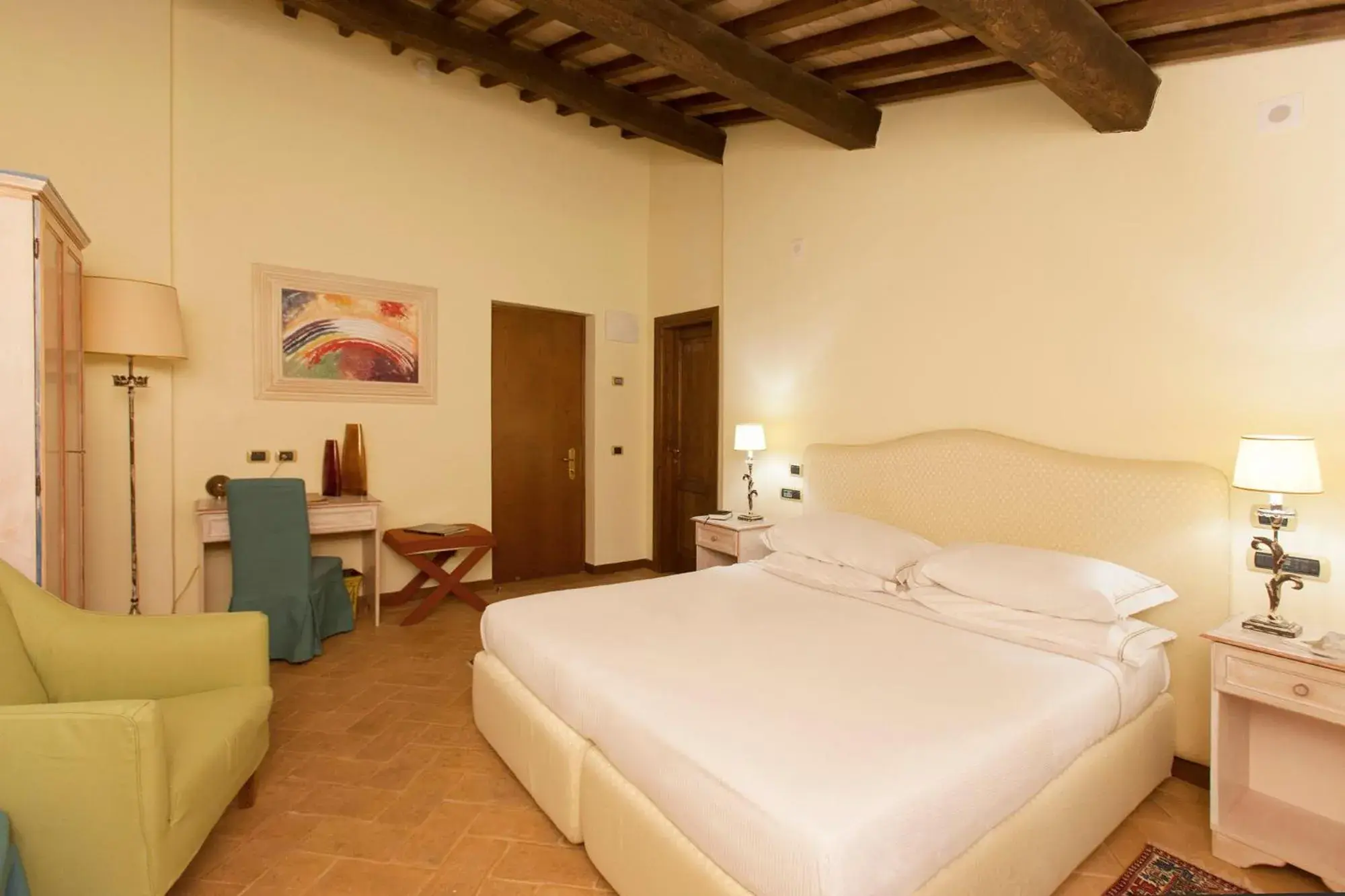 Superior Triple Room in Sovana Hotel & Resort Superior Triple Room in Sovana Hotel & Resort