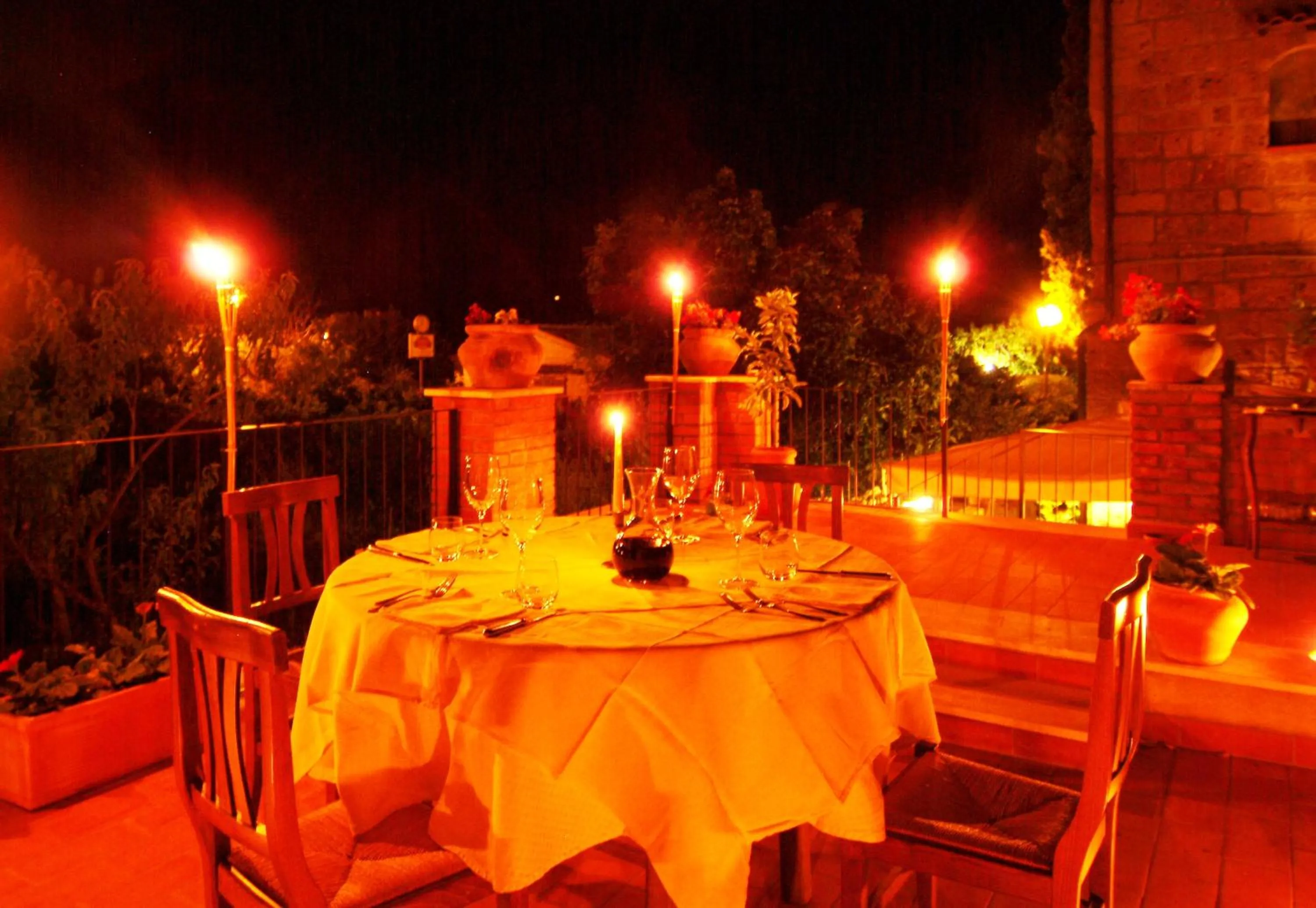 Restaurant/places to eat in Sovana Hotel & Resort