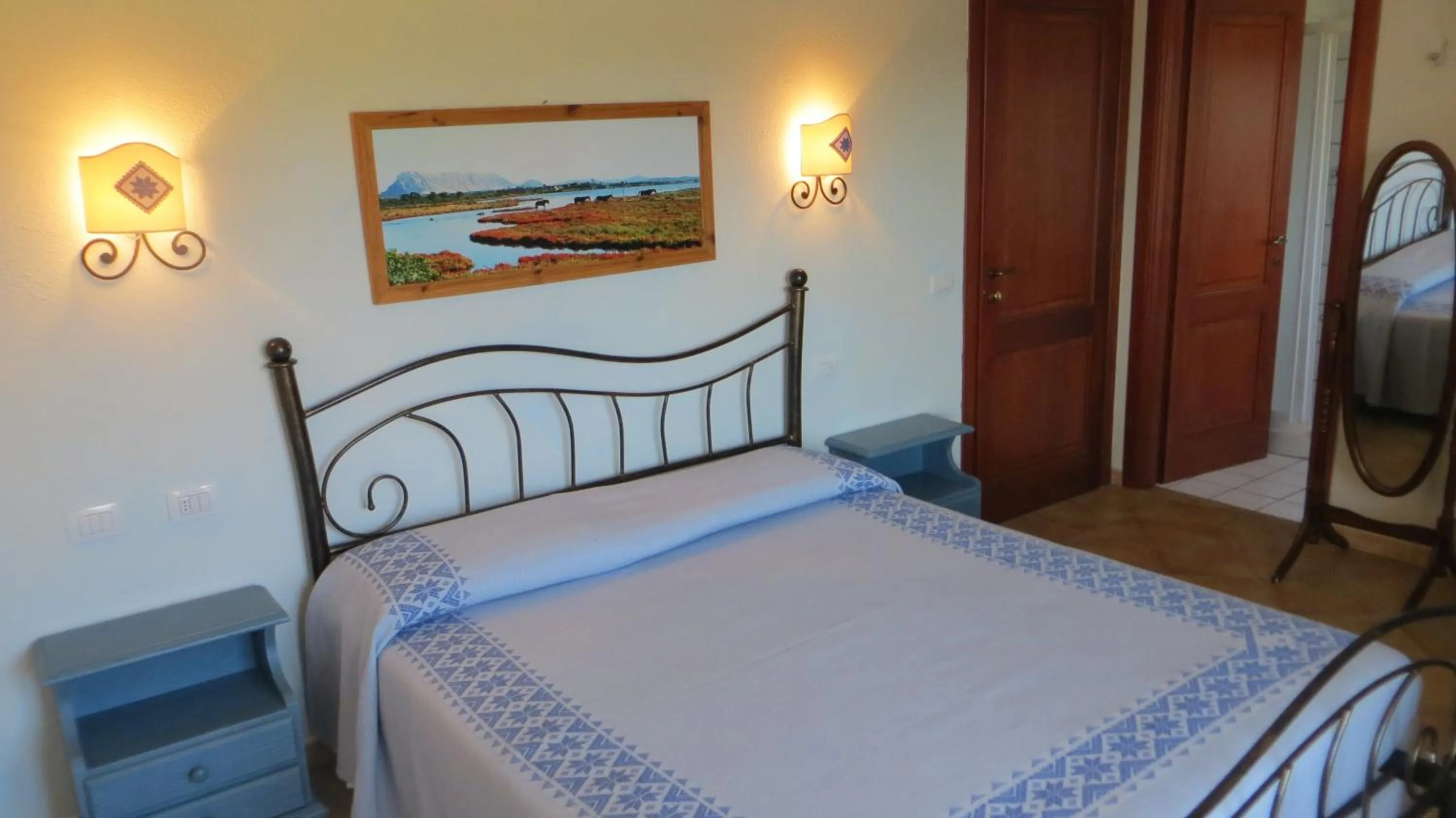 Decorative detail, Bed in Il Viandante