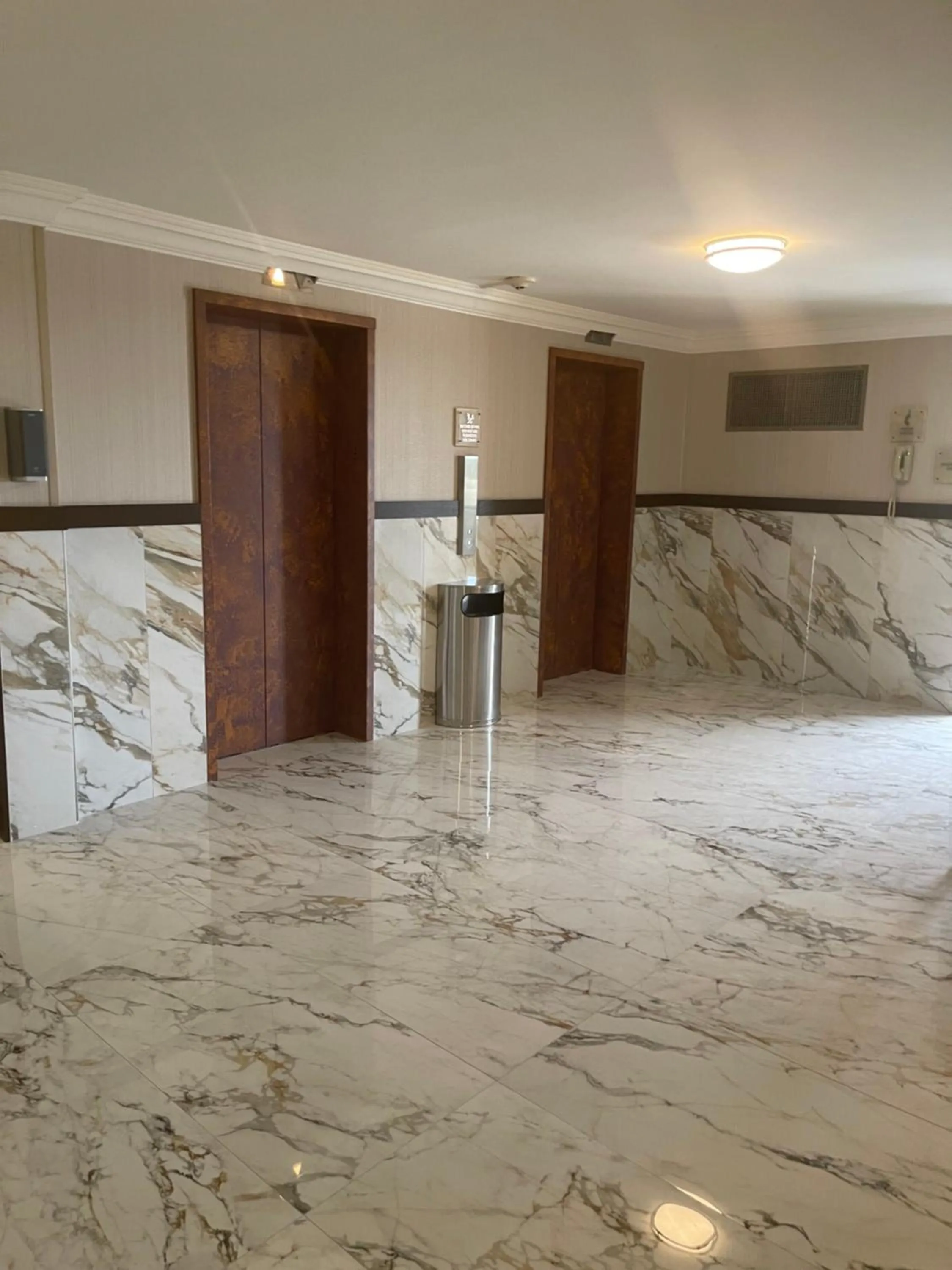 elevator in Grand Resort Hotel - Mt Laurel - Philadelphia