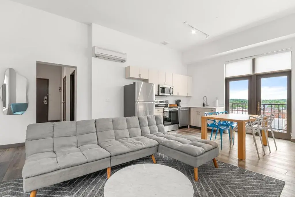 Deluxe Apartment in Exhibit A2 Deluxe Apartment in Exhibit A2