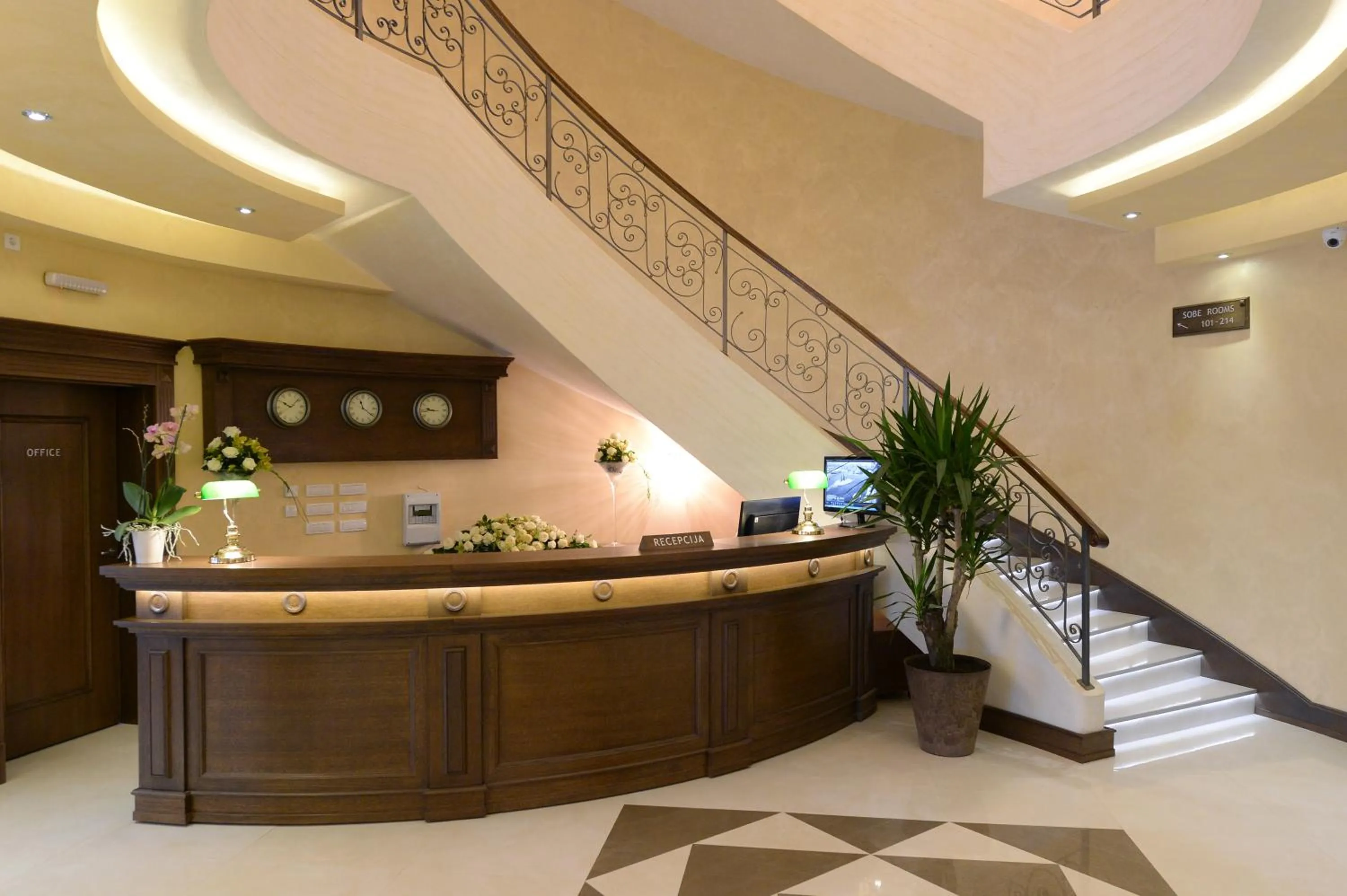 Lobby or reception in Hotel Majdan