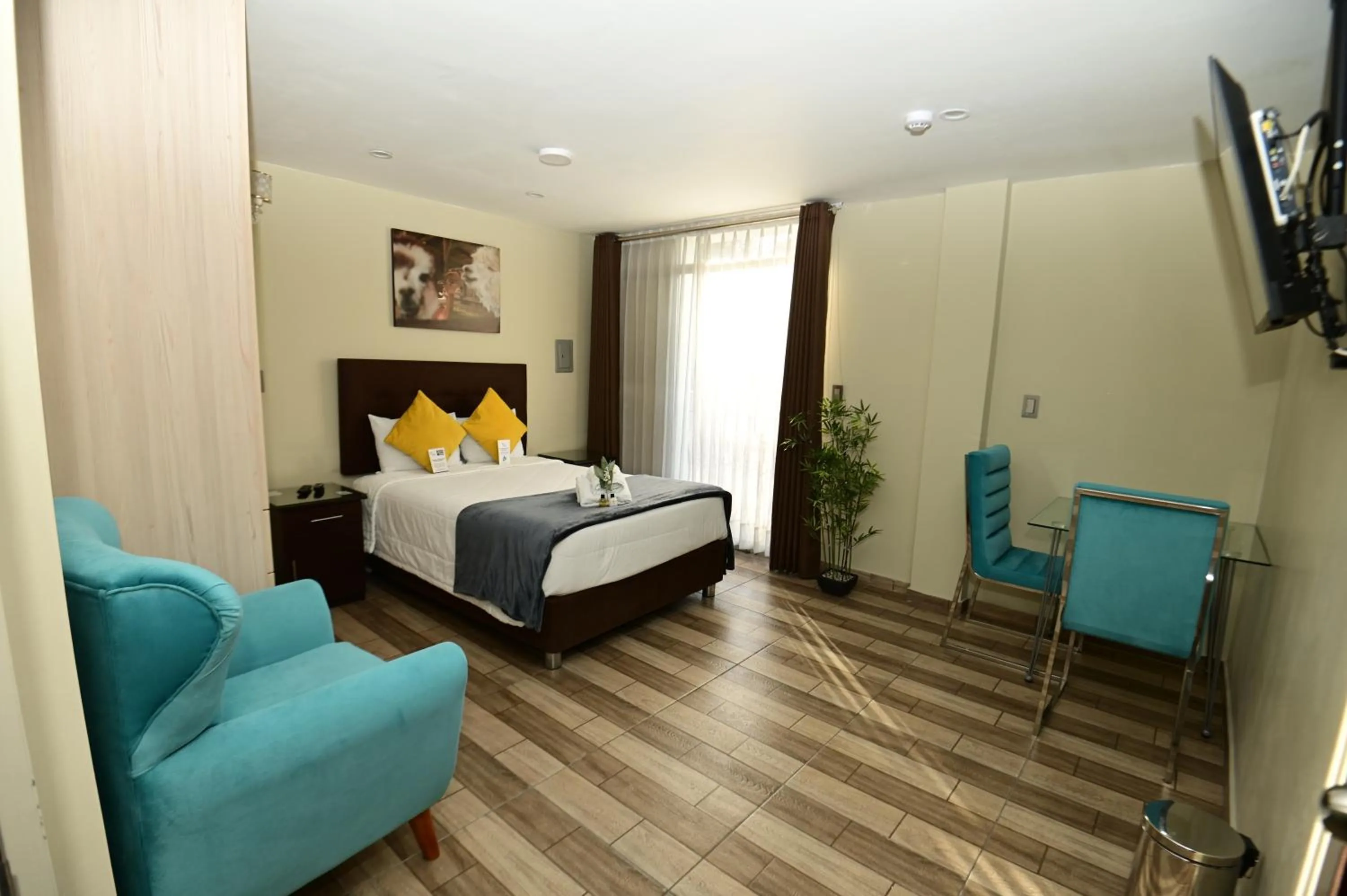 Toilet, Bed in Bon Repos Boutique