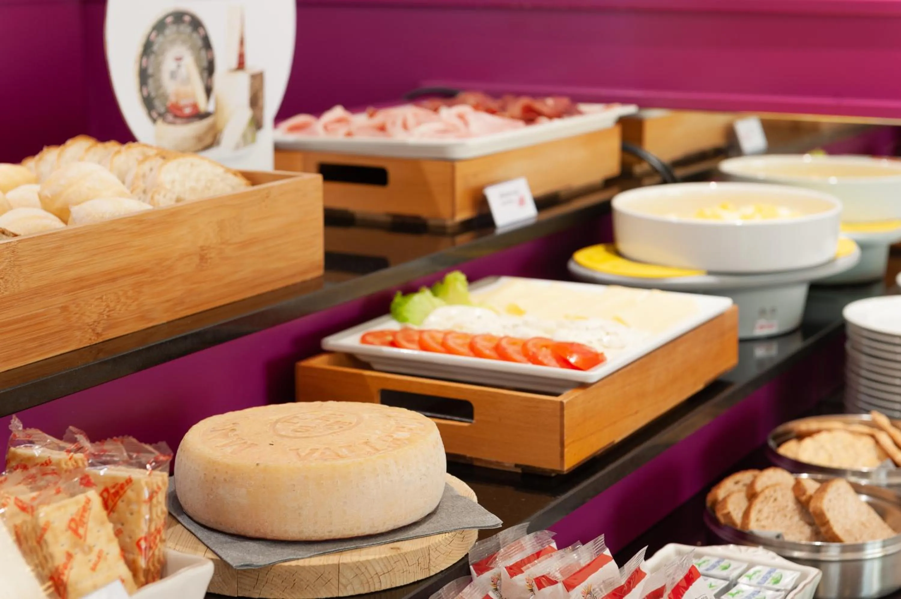 Buffet breakfast in Augustus Hotel