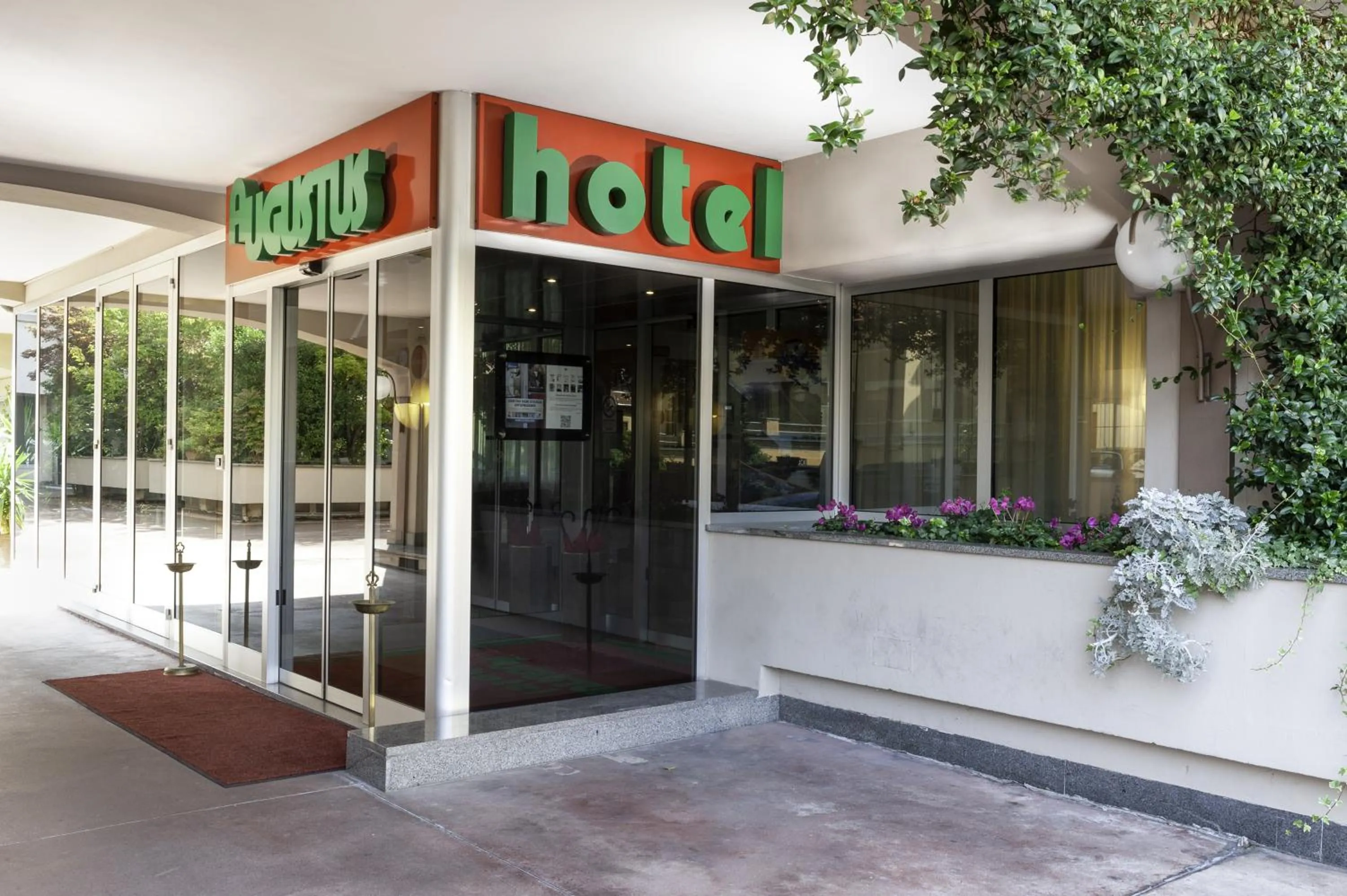 Facade/entrance in Augustus Hotel