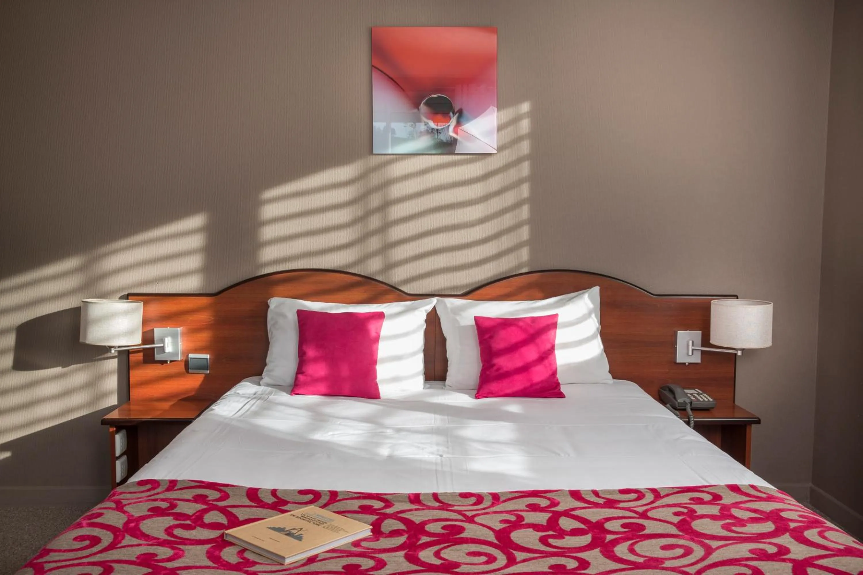 Bed in Hotel Les Mésanges