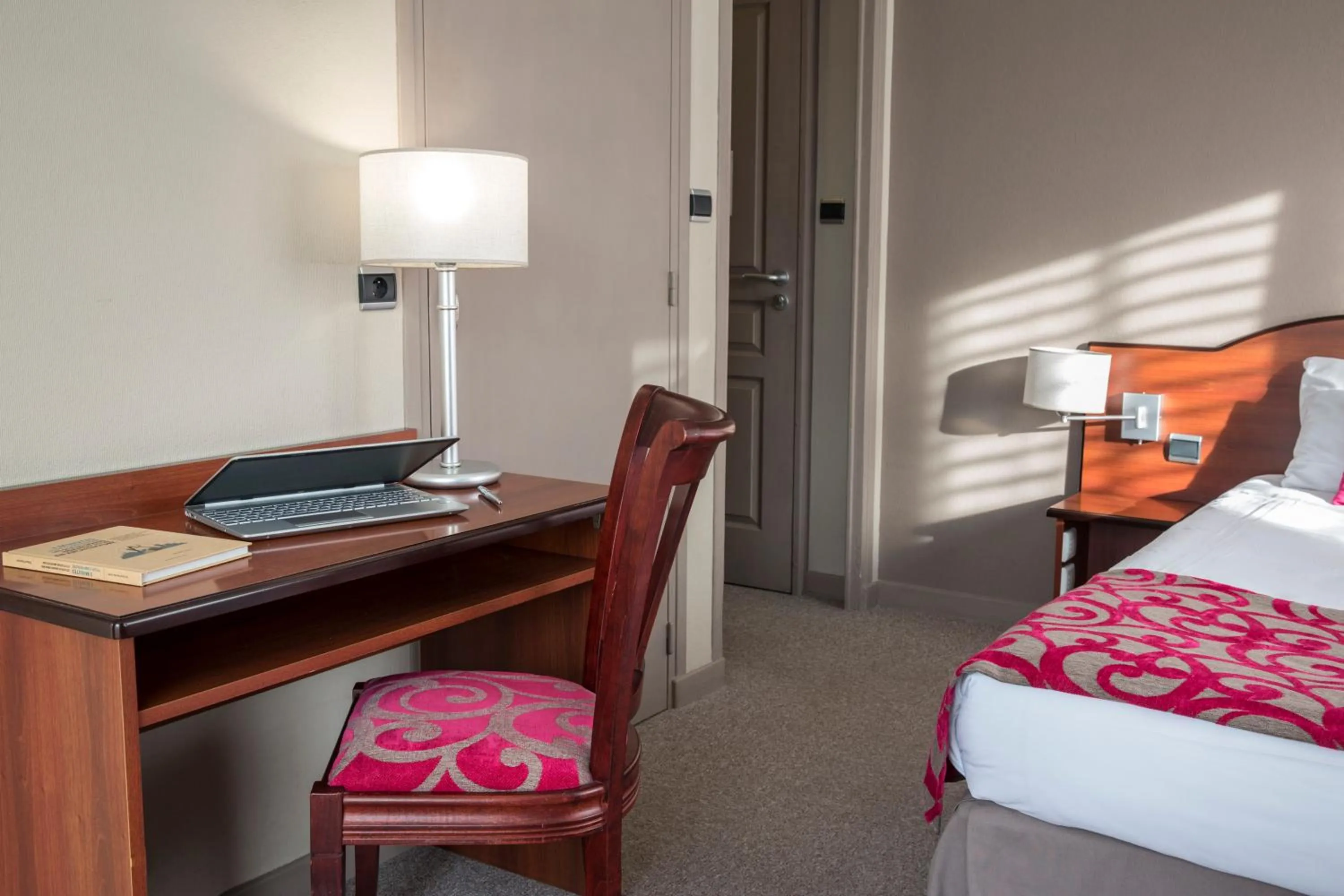 Bed in Hotel Les Mésanges