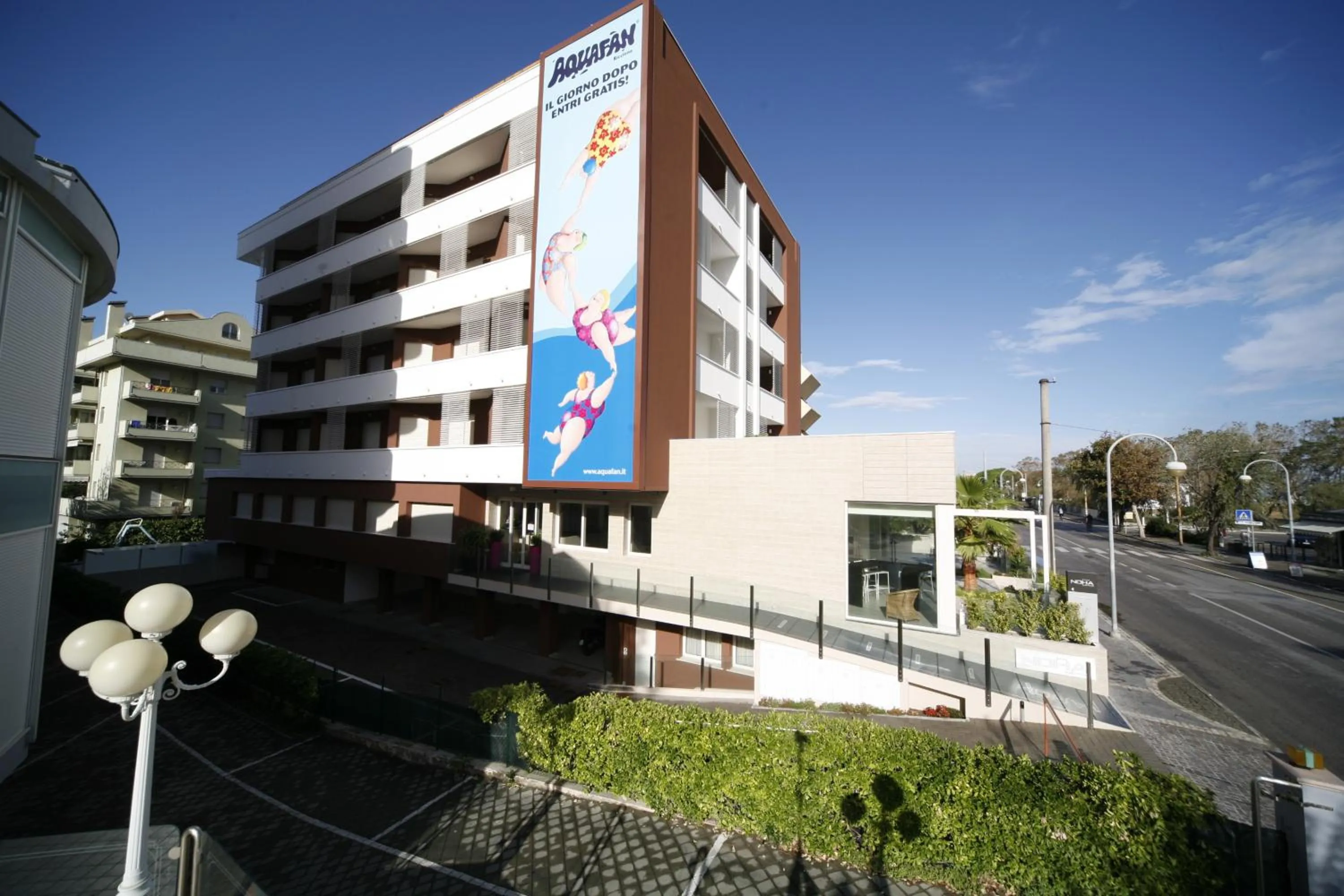 Facade/entrance in Noha Suite Hotel