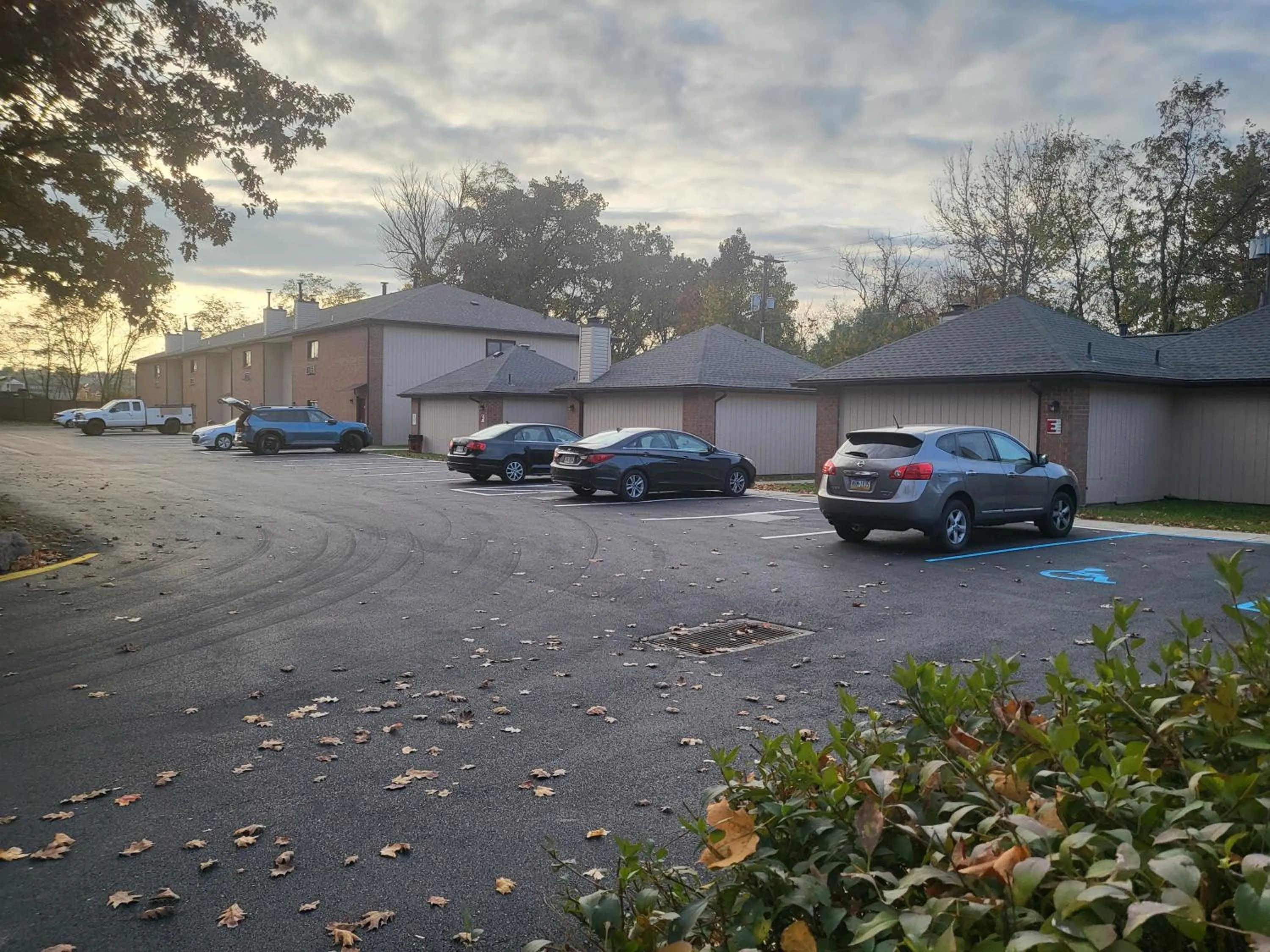 Parking in Inn of the Dove Harrisburg-Hershey Romantic Suites