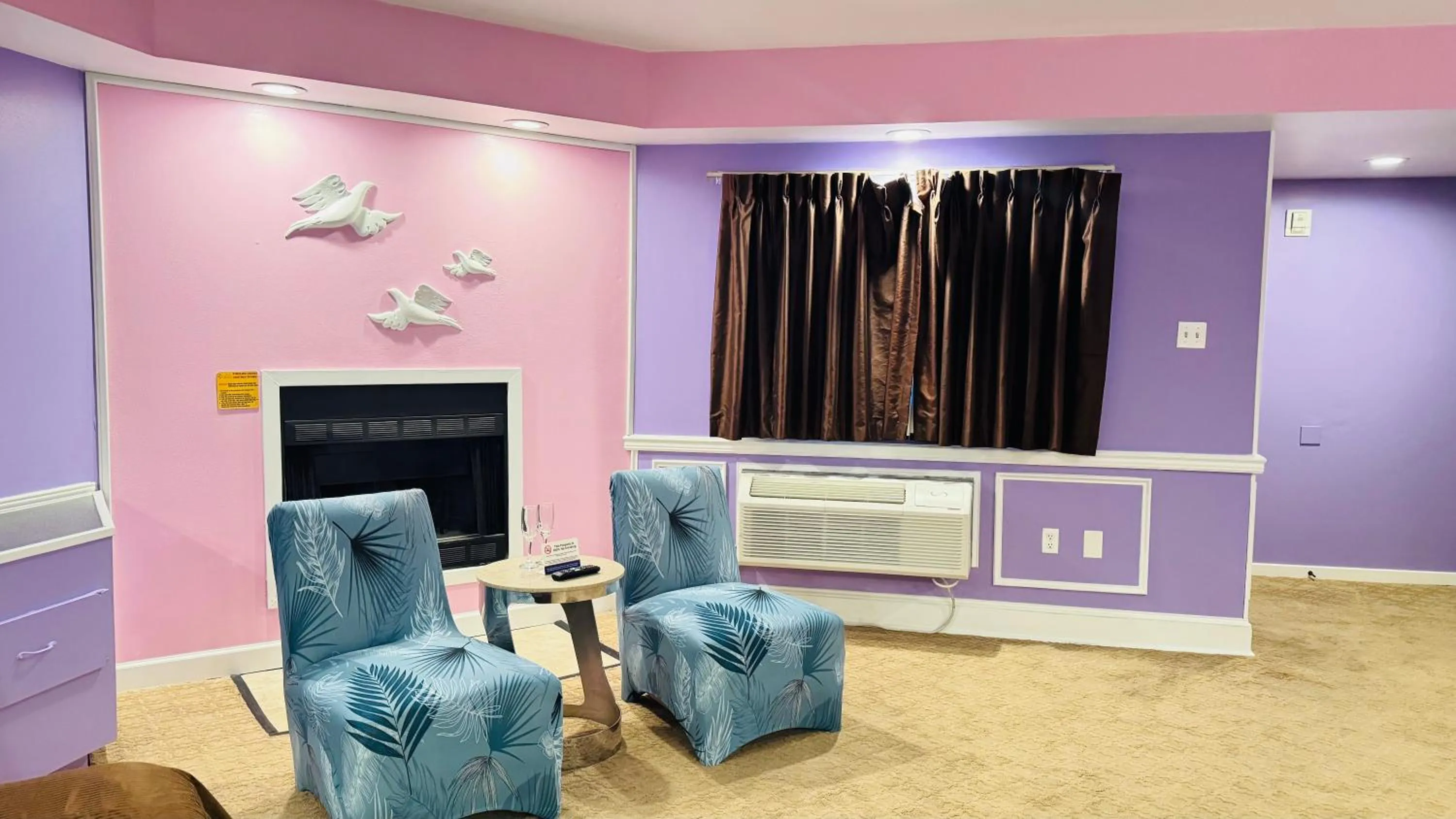 Seating area in Inn of the Dove Harrisburg-Hershey Romantic Suites