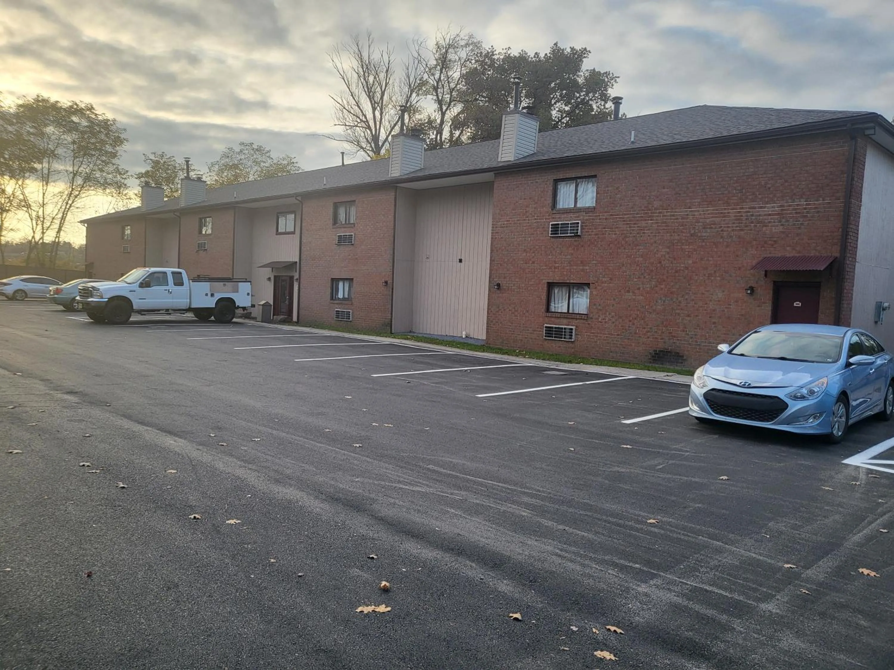 Parking in Inn of the Dove Harrisburg-Hershey Romantic Suites
