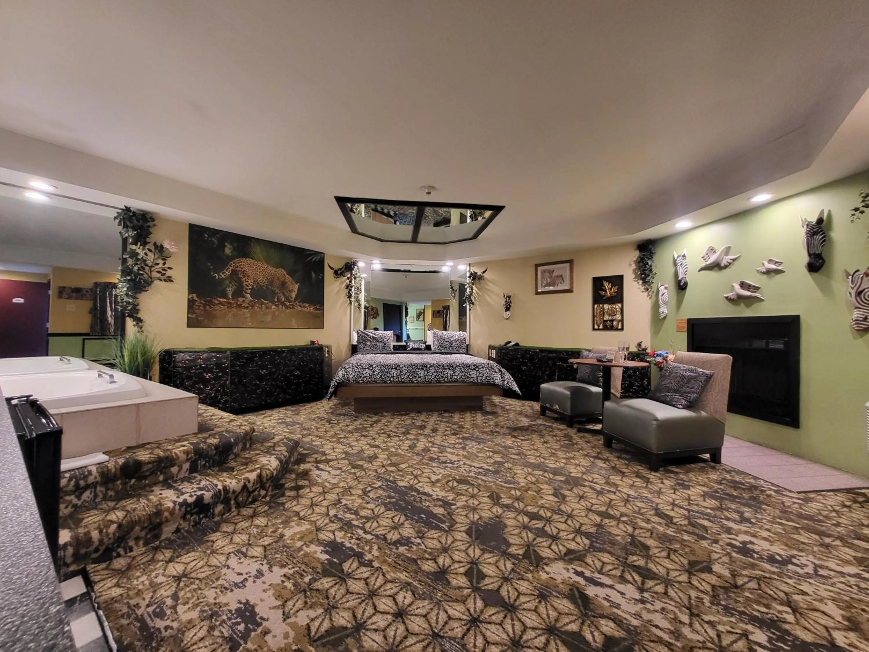 Hot Tub in Inn of the Dove Harrisburg-Hershey Romantic Suites