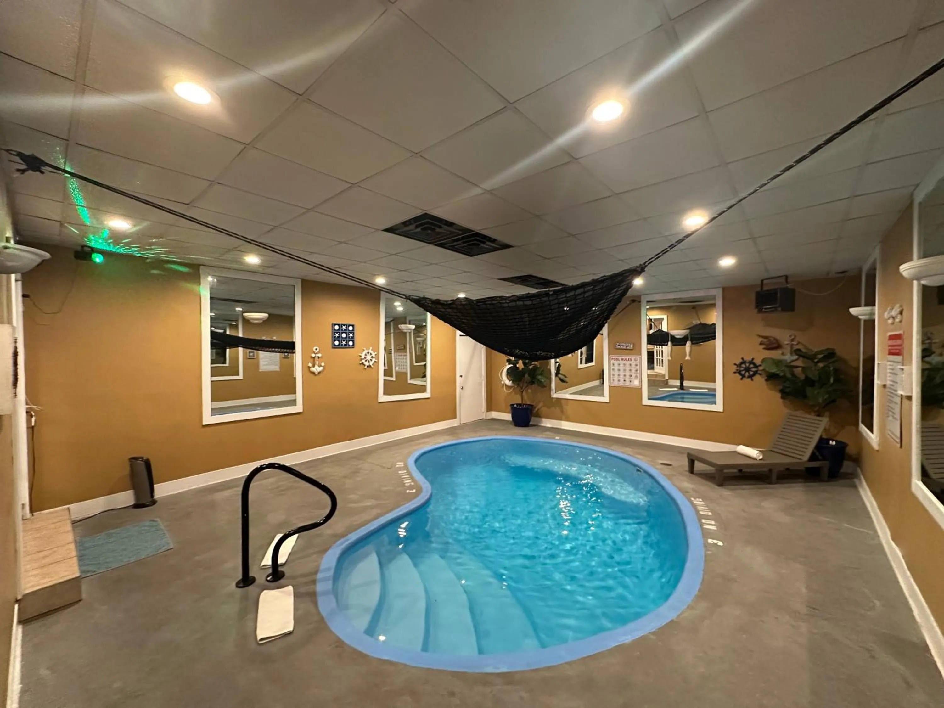 Swimming pool in Inn of the Dove Harrisburg-Hershey Romantic Suites