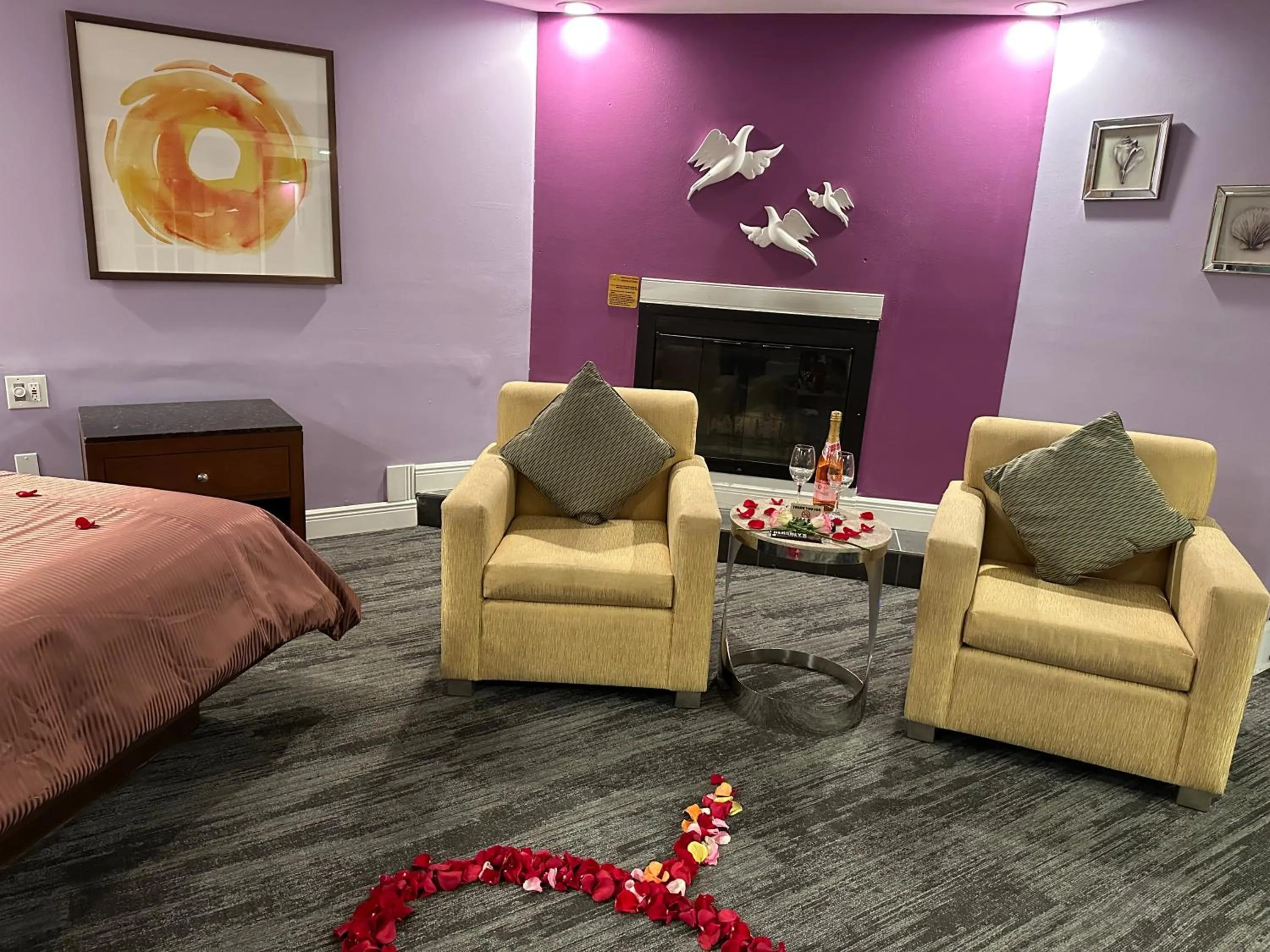 Seating area in Inn of the Dove Harrisburg-Hershey Romantic Suites