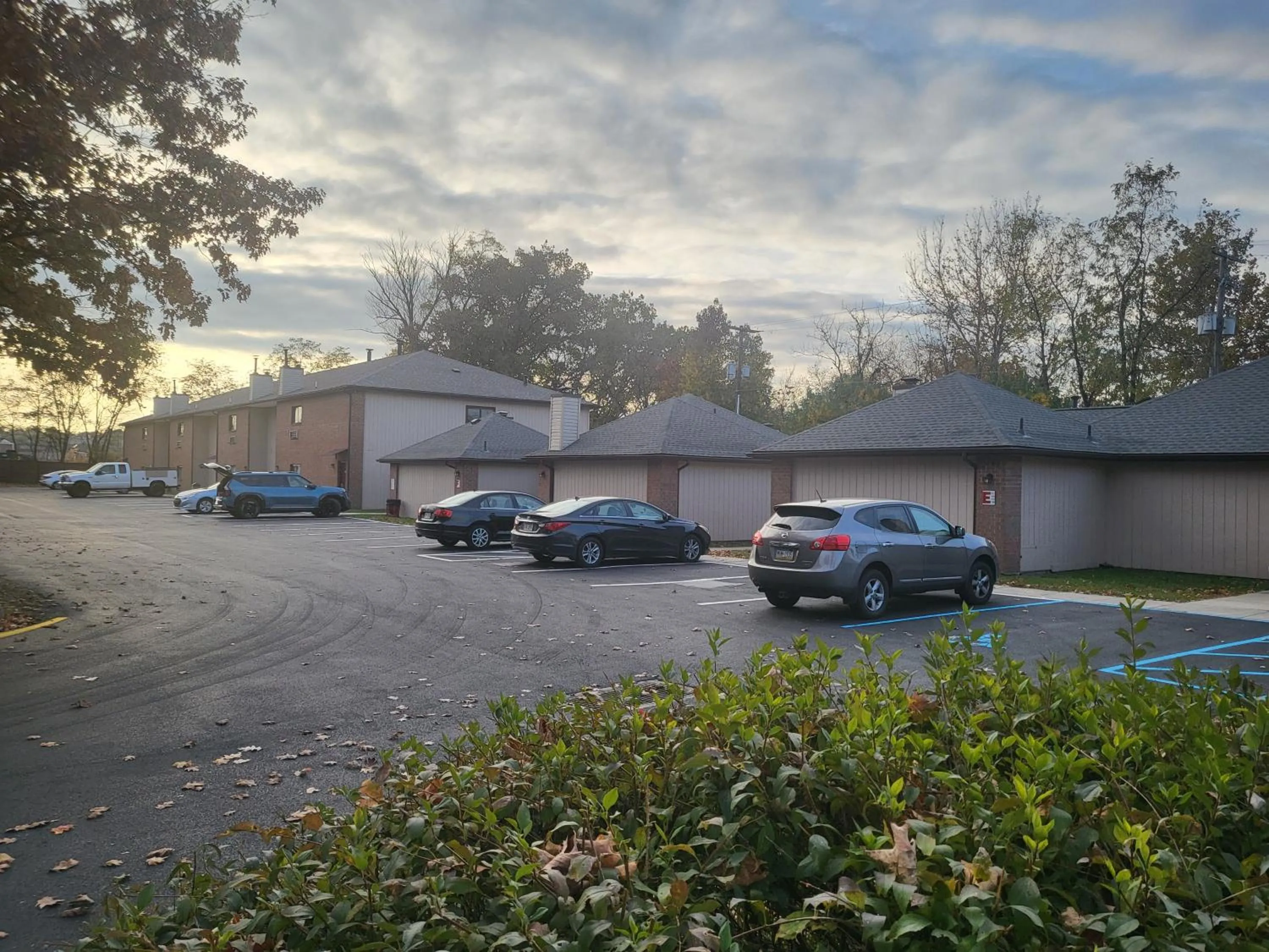 Parking in Inn of the Dove Harrisburg-Hershey Romantic Suites