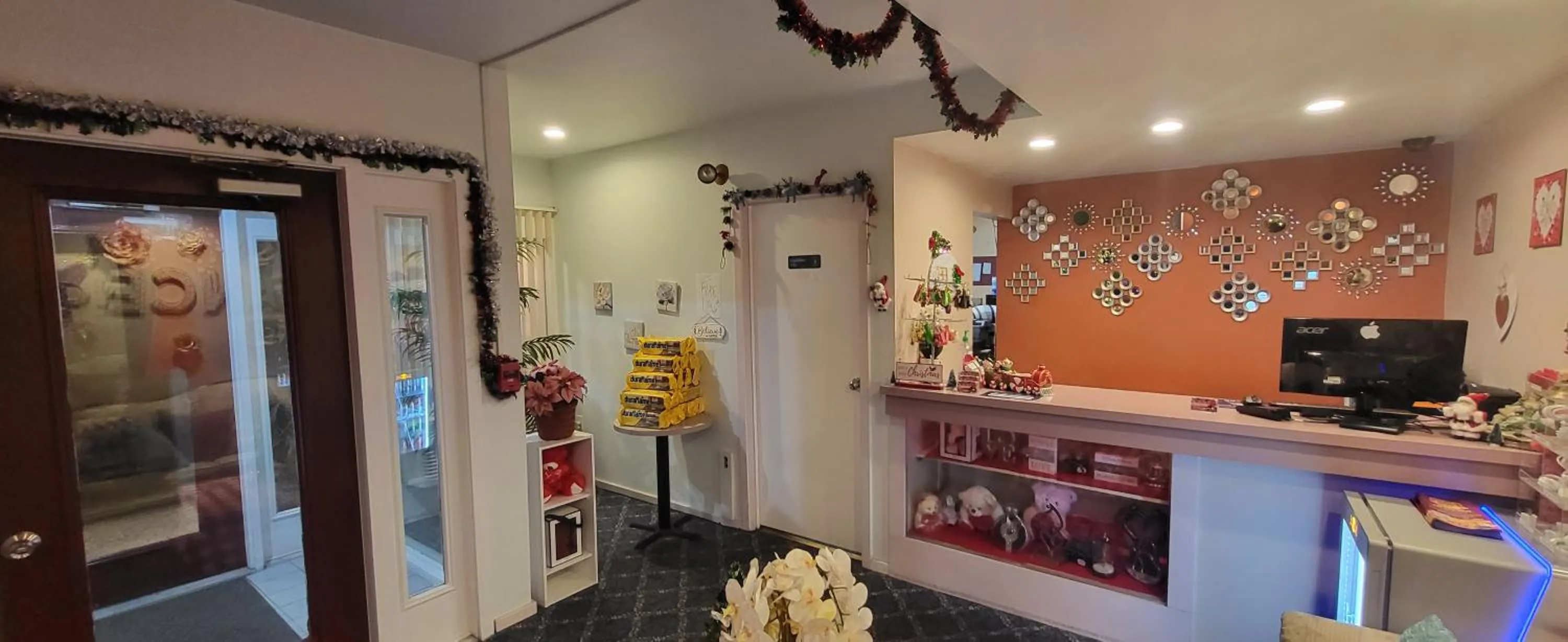 Lobby or reception in Inn of the Dove Harrisburg-Hershey Romantic Suites