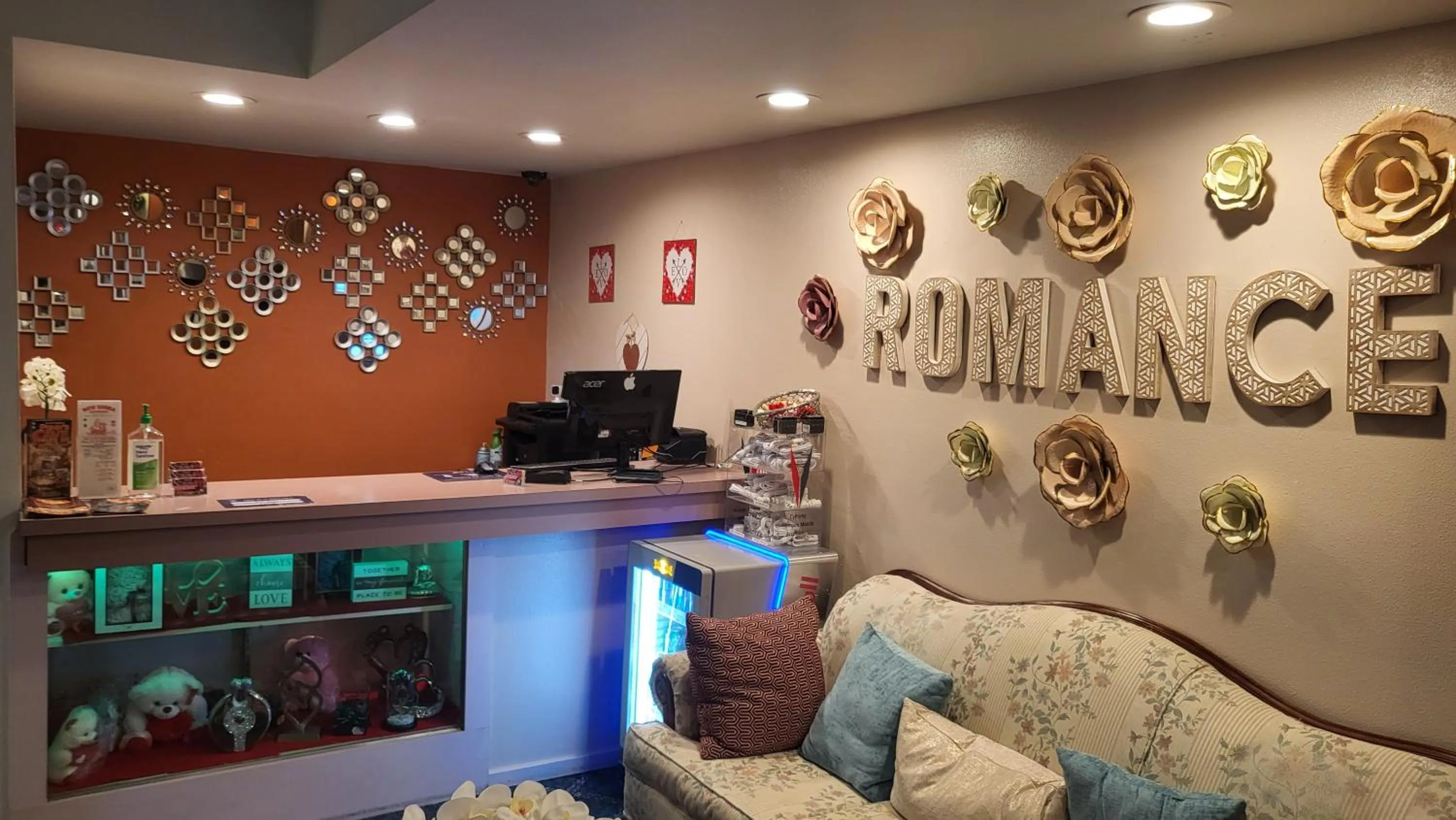 Lobby or reception in Inn of the Dove Harrisburg-Hershey Romantic Suites