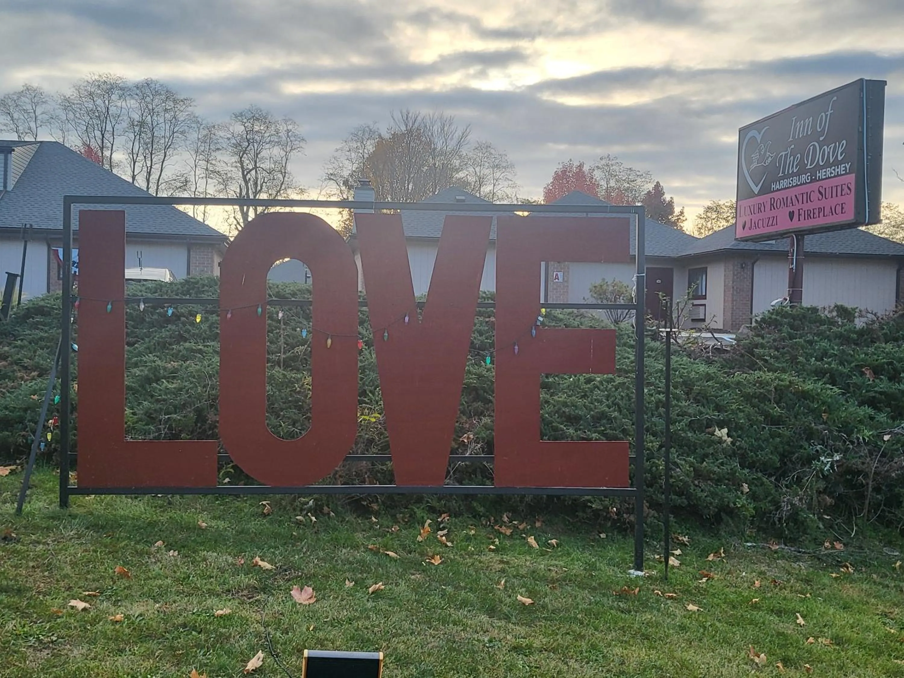 Logo/Certificate/Sign in Inn of the Dove Harrisburg-Hershey Romantic Suites