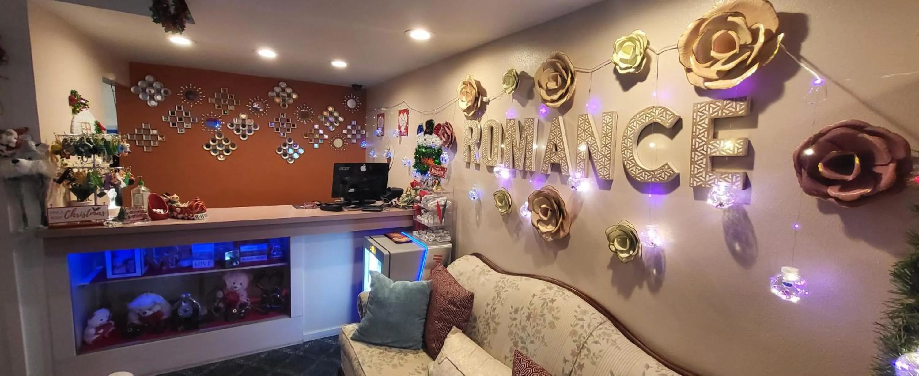 Lobby or reception in Inn of the Dove Harrisburg-Hershey Romantic Suites