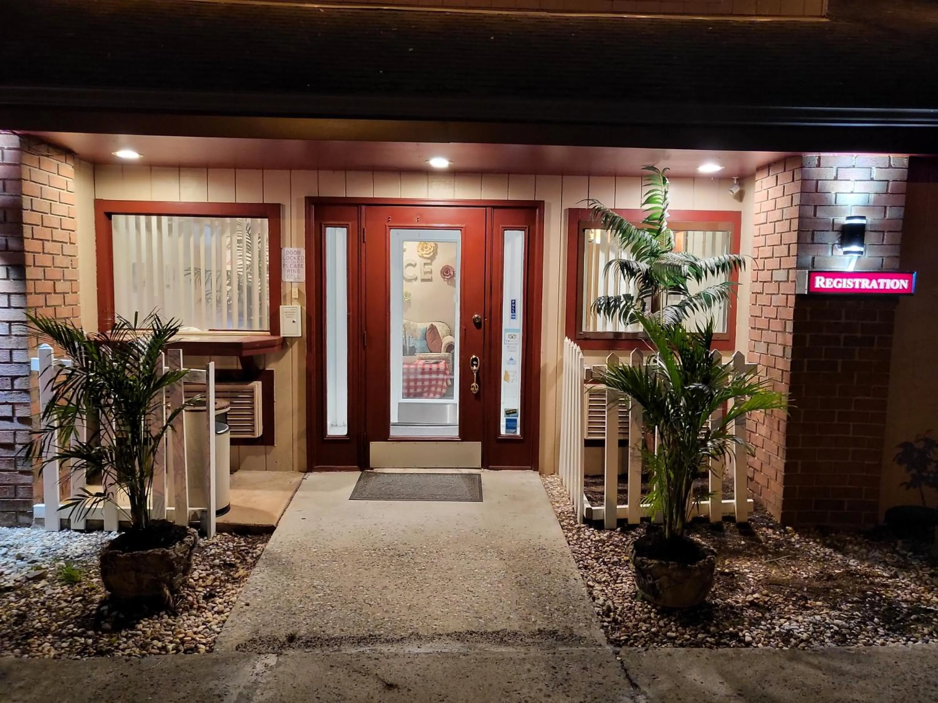 Facade/entrance in Inn of the Dove Harrisburg-Hershey Romantic Suites