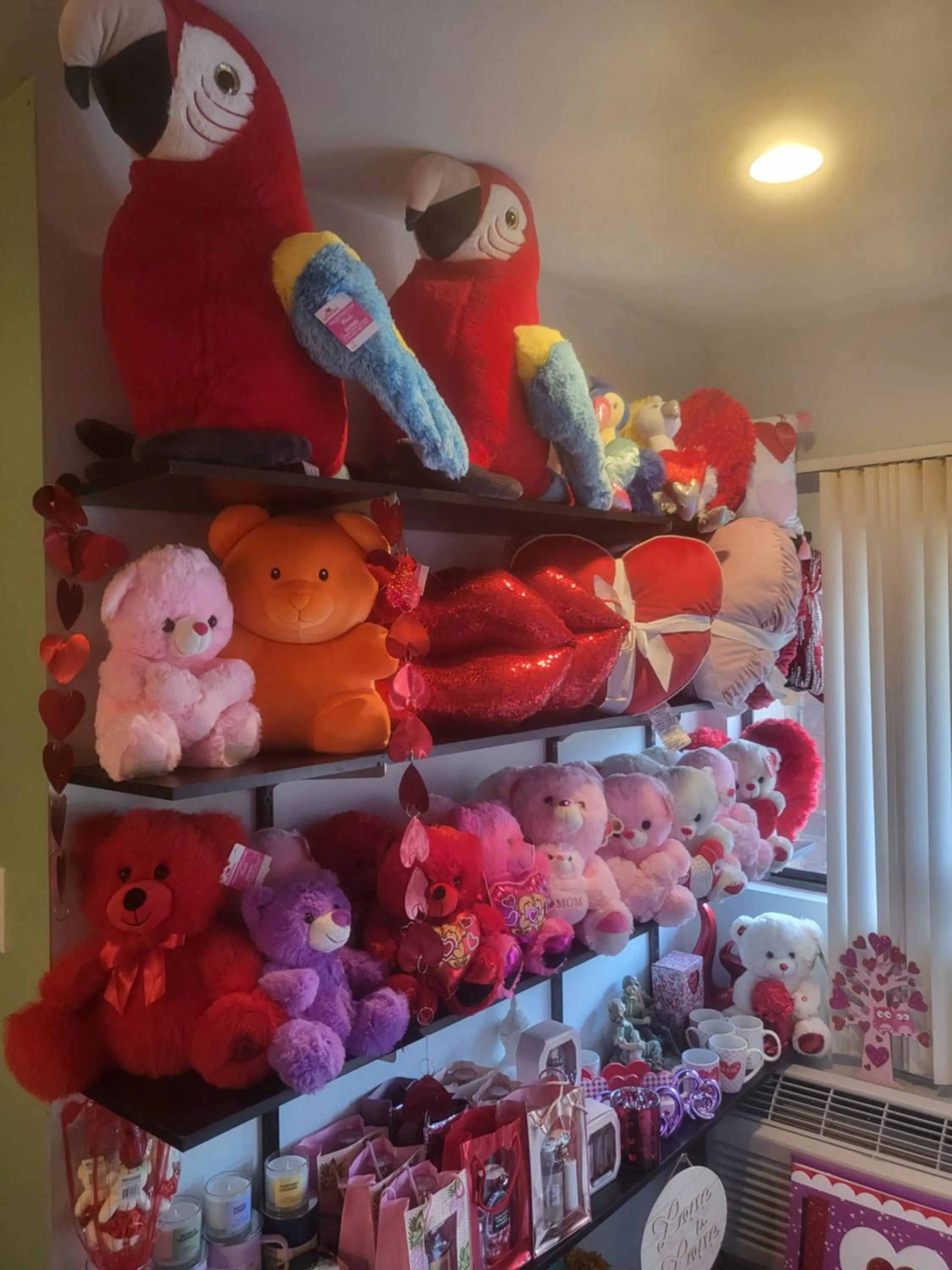 Shopping Area in Inn of the Dove Harrisburg-Hershey Romantic Suites