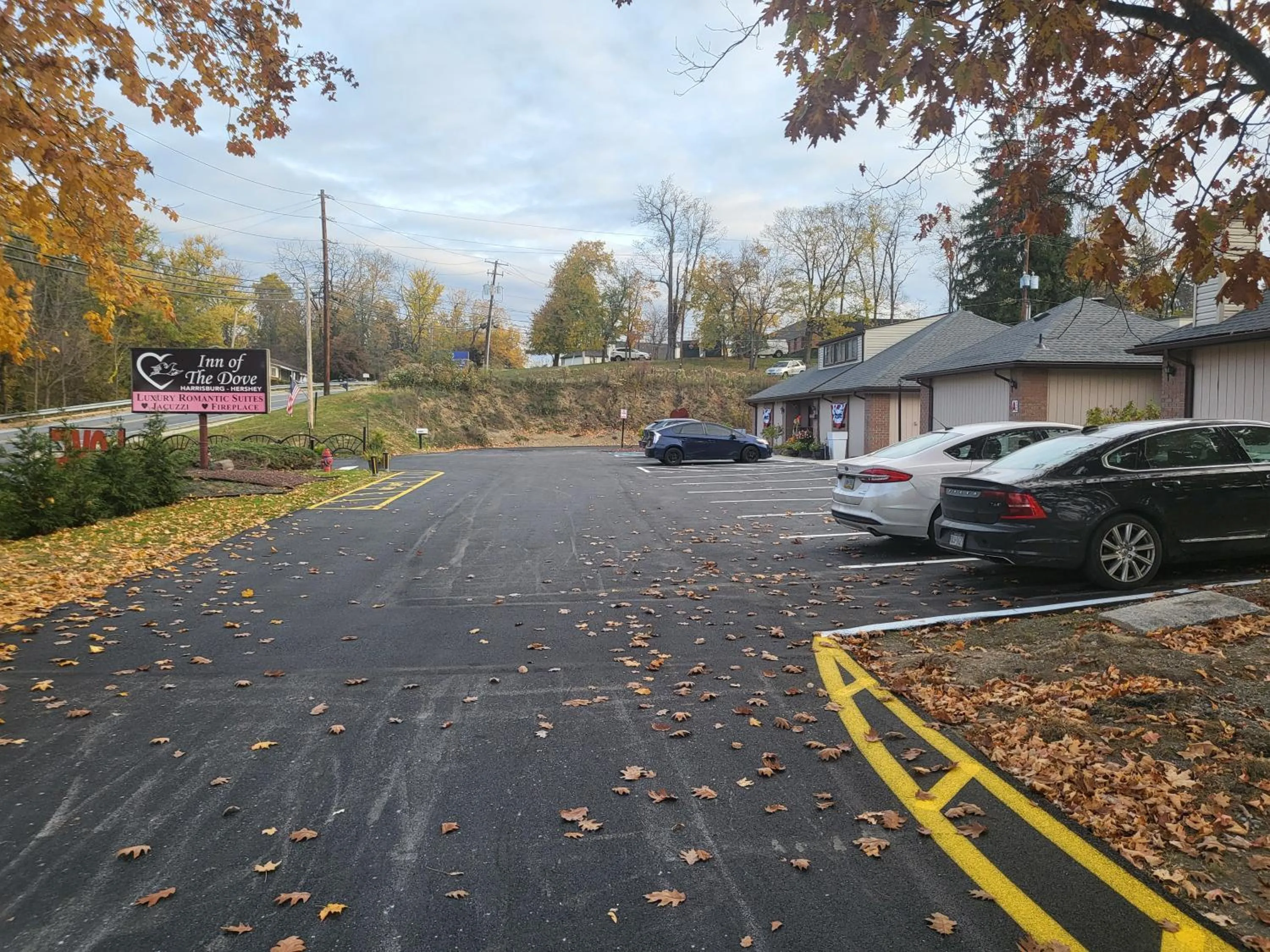 Parking in Inn of the Dove Harrisburg-Hershey Romantic Suites