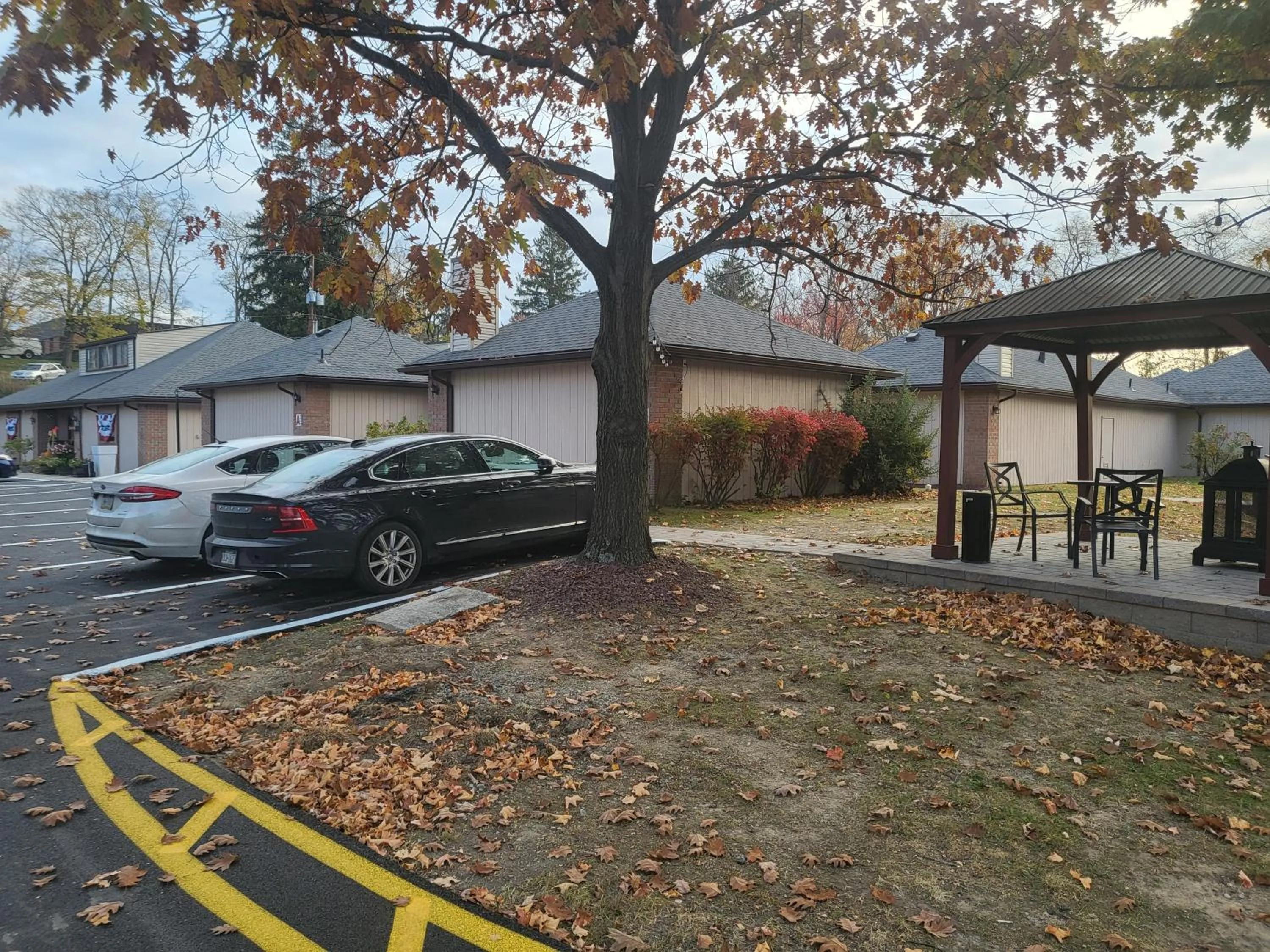 Parking in Inn of the Dove Harrisburg-Hershey Romantic Suites