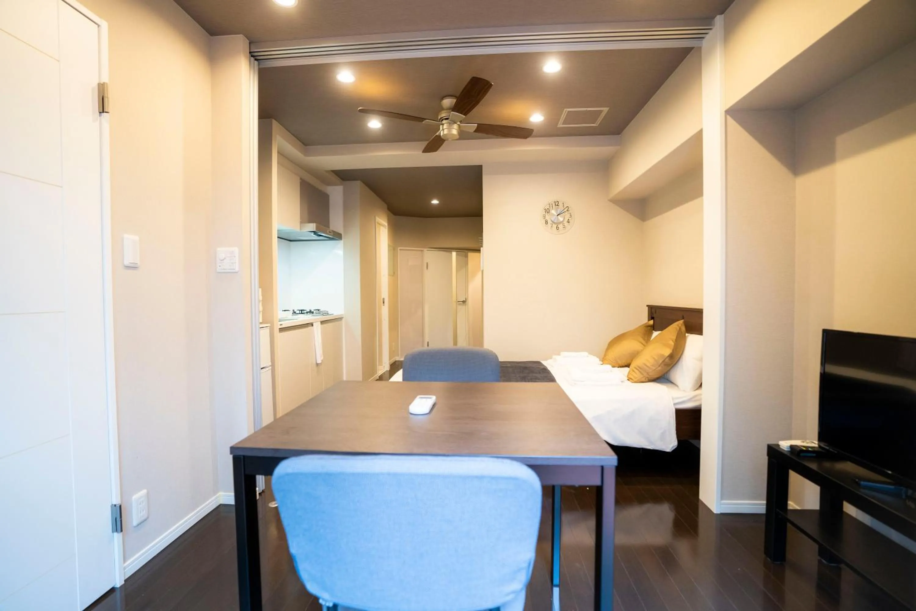 Photo of the whole room, Bed in Sakimoto Residence Namba Minami