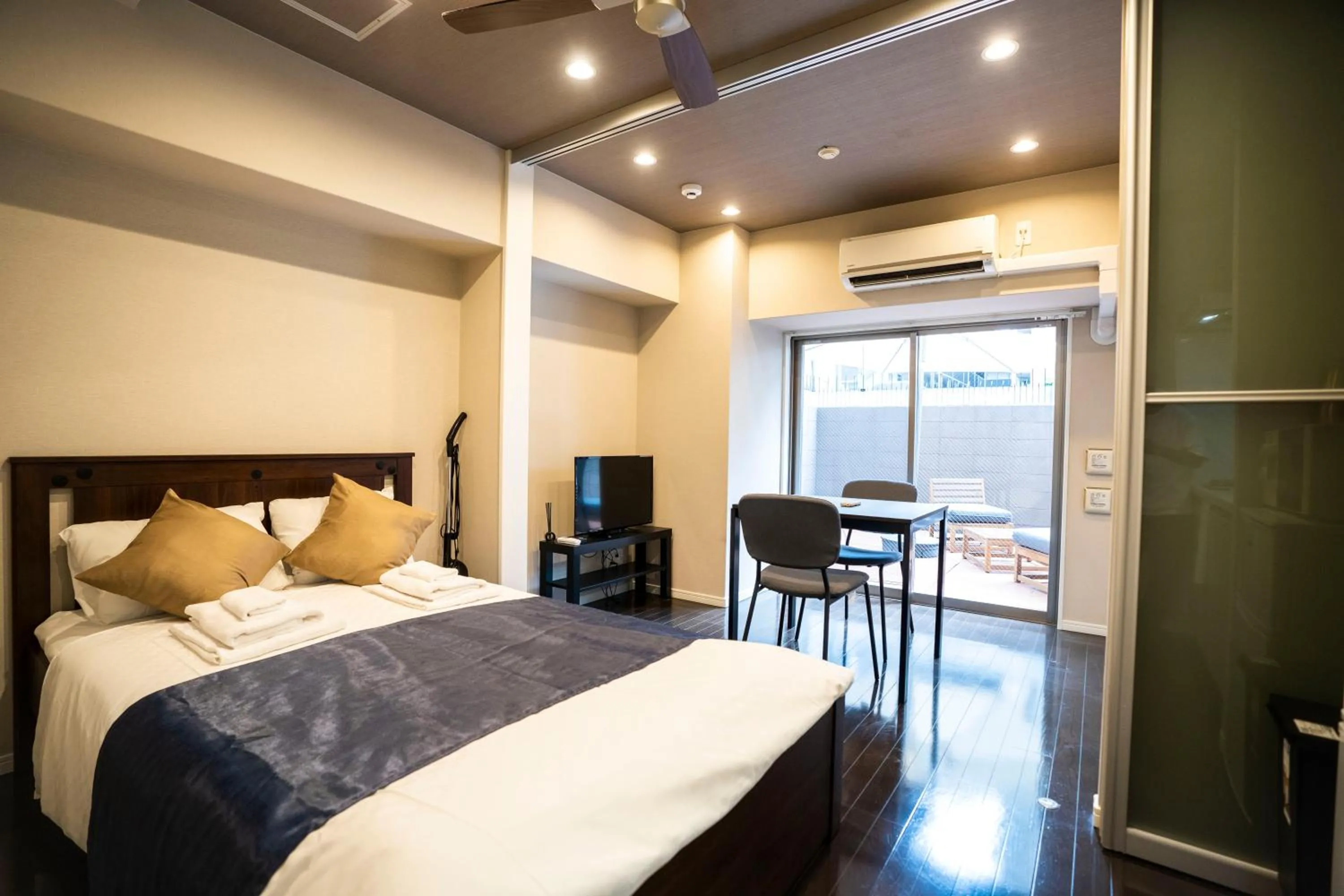 Bedroom, Bed in Sakimoto Residence Namba Minami