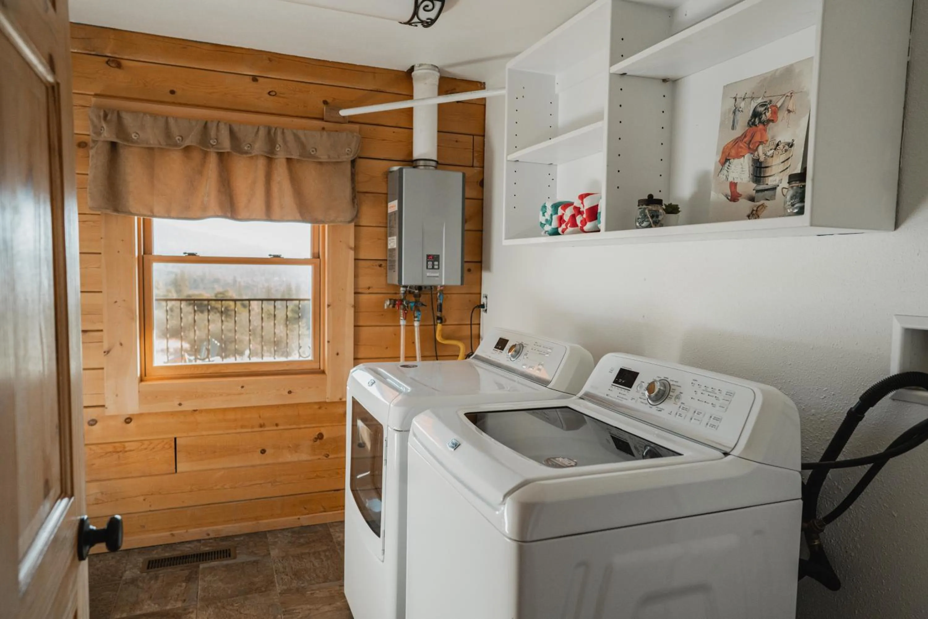 laundry in Scenic View Timber Lodge HotTub by Casa Oso