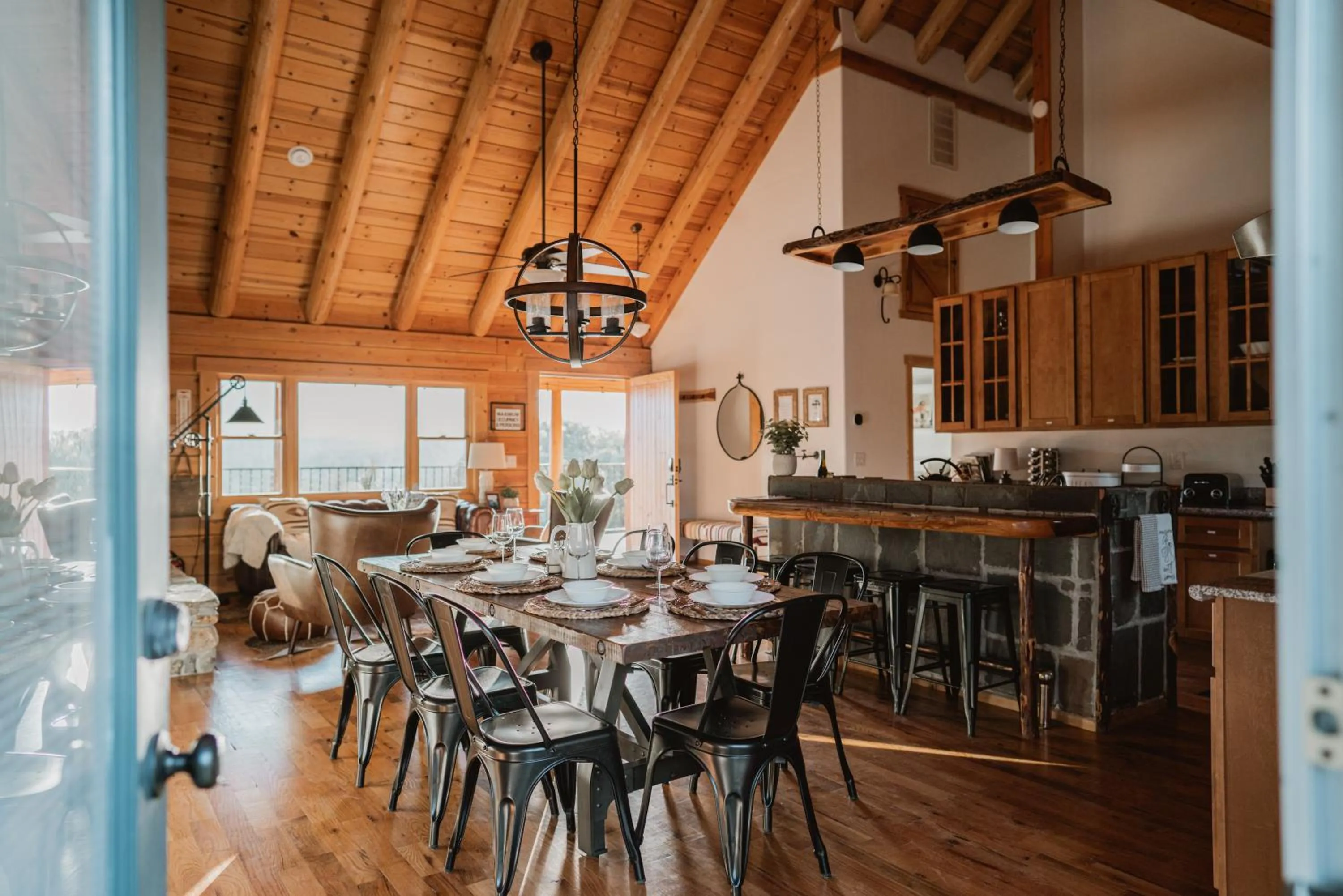 Kitchen or kitchenette in Scenic View Timber Lodge HotTub by Casa Oso