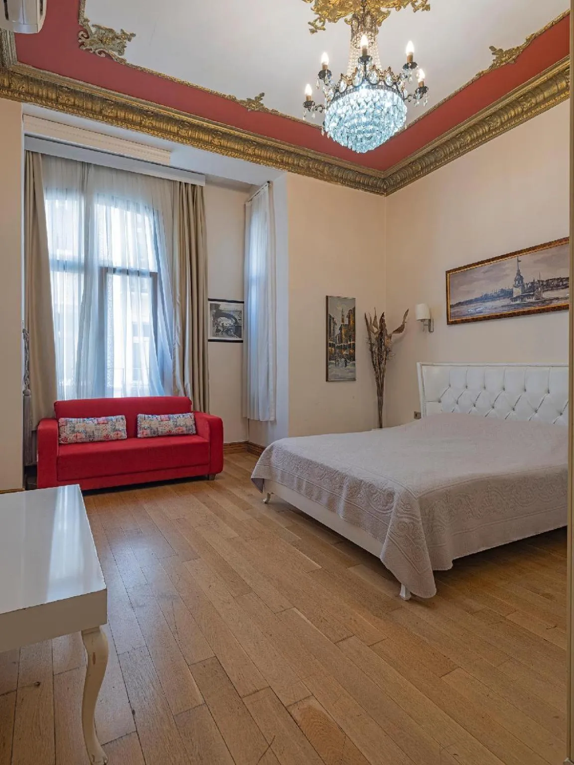 Bedroom, Bed in Ragip Pasha Apartments