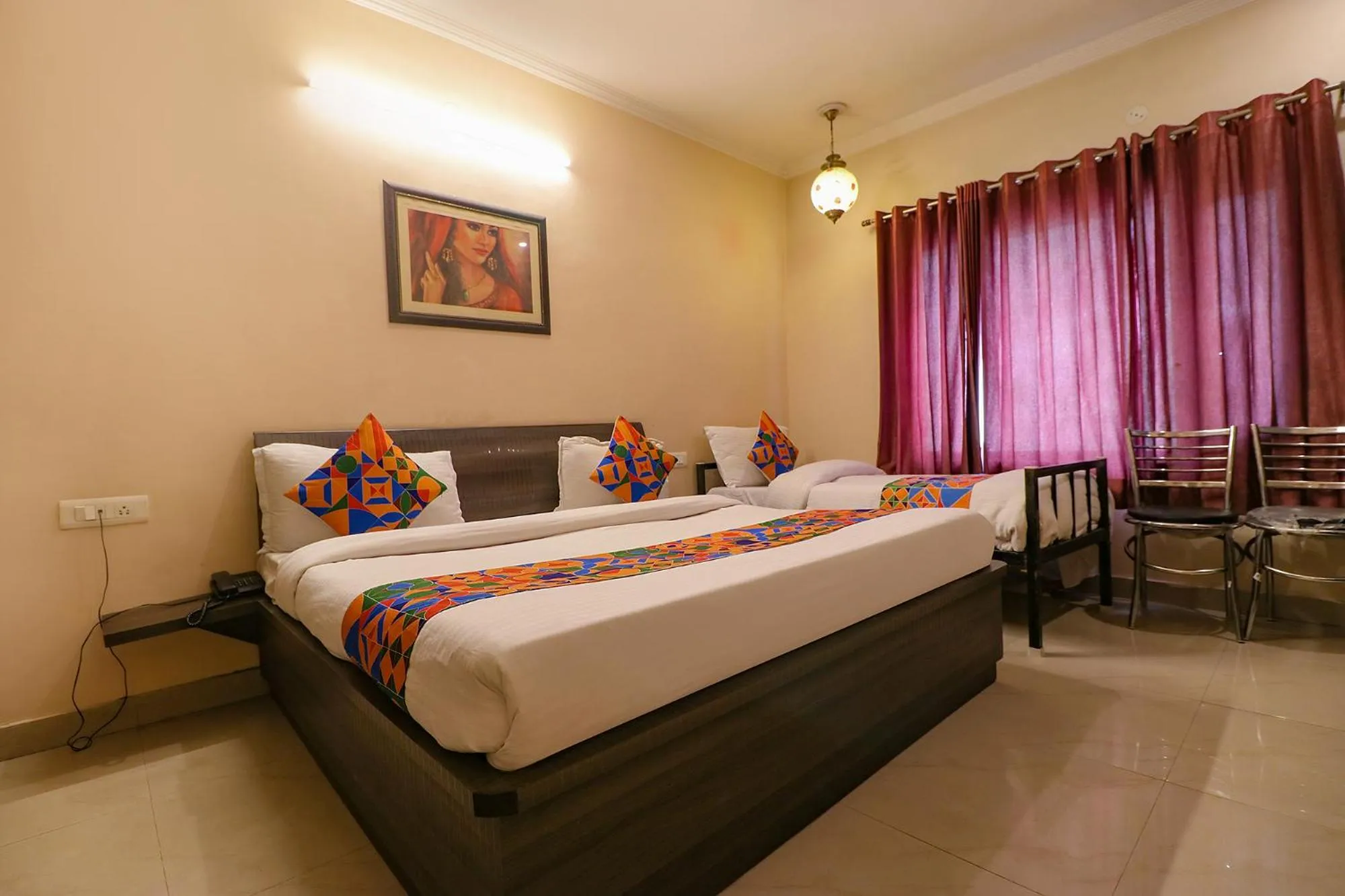 Living room, Bed in FabHotel GD Sunrise Inn Amritsar