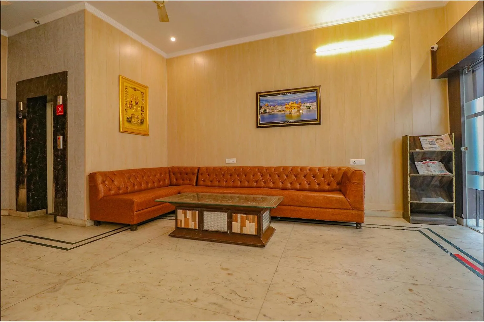 Seating area in FabHotel GD Sunrise Inn Amritsar